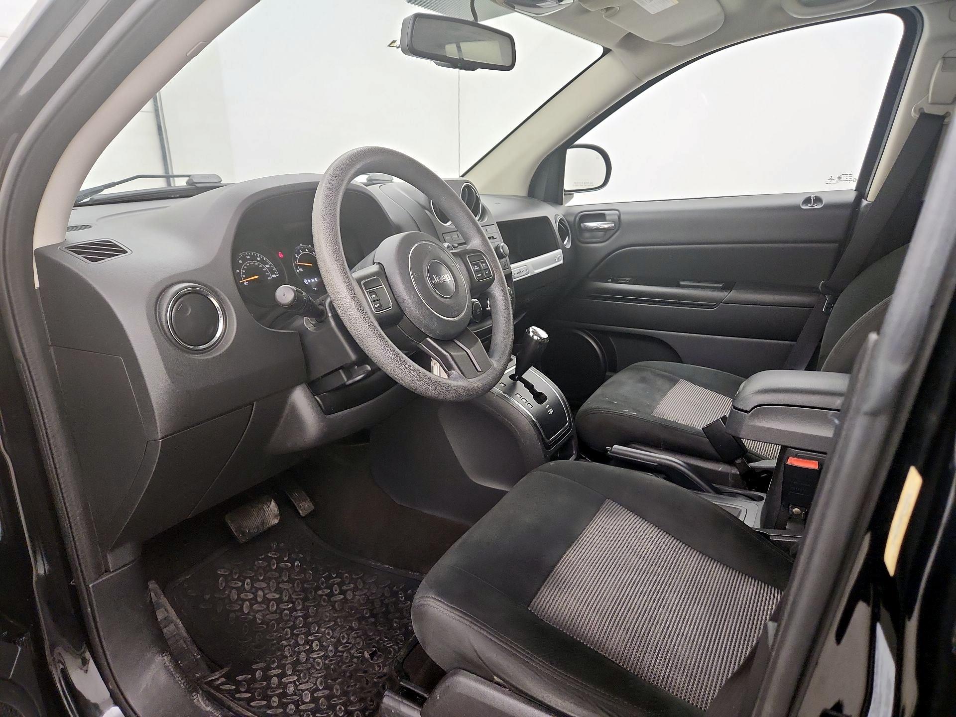 Thumbnail: 2017 Jeep Compass - 11