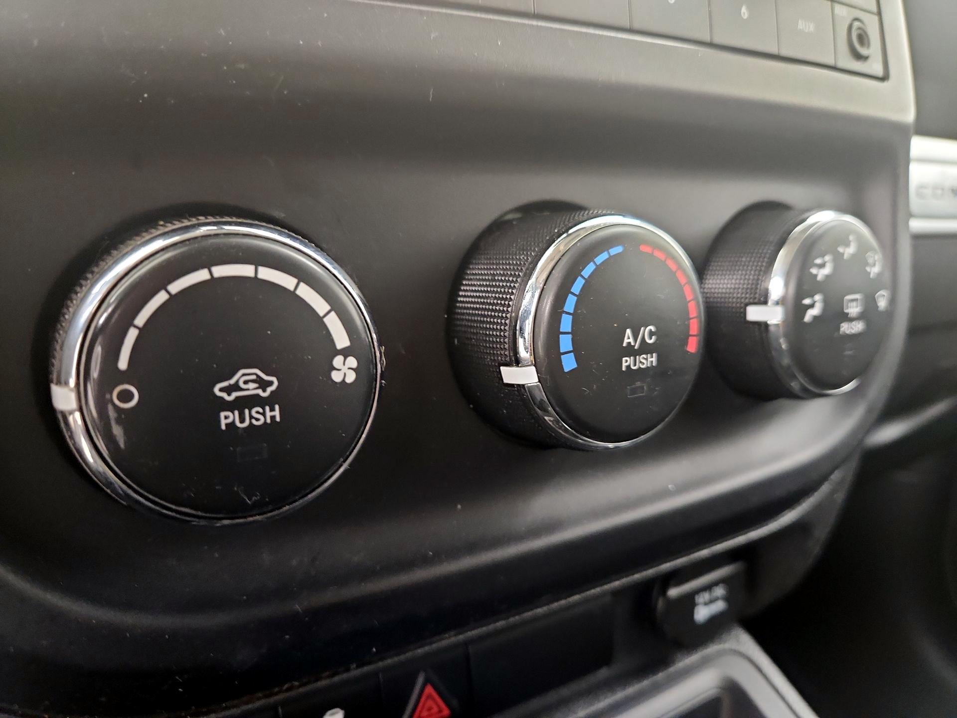 Thumbnail: 2017 Jeep Compass - 14