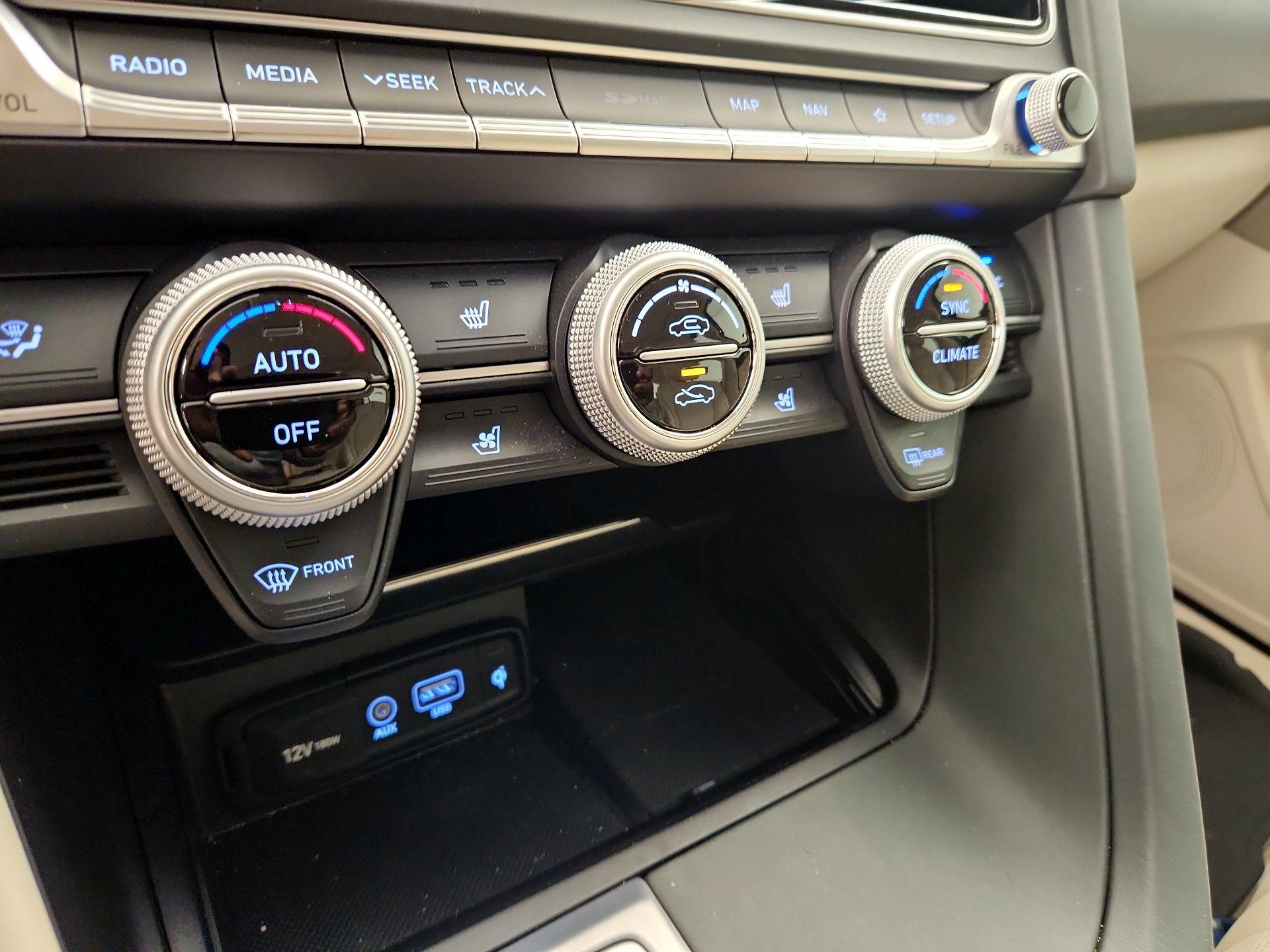 Thumbnail: 2019 Genesis G70 - 17