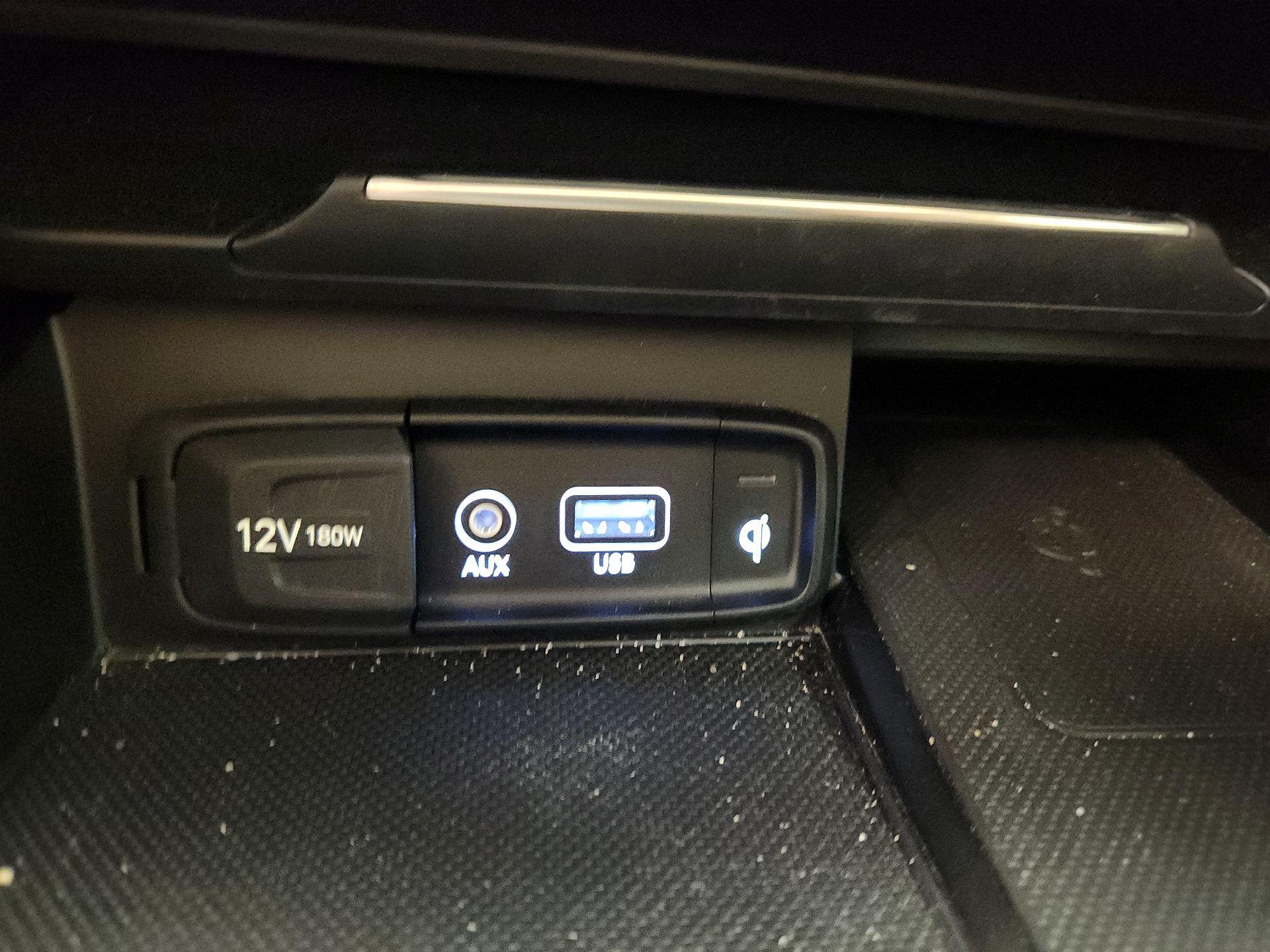 Thumbnail: 2019 Genesis G70 - 19