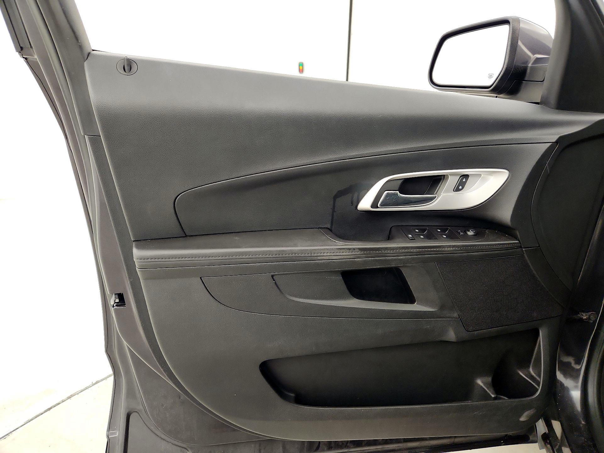 Thumbnail: 2016 Chevrolet Equinox - 12