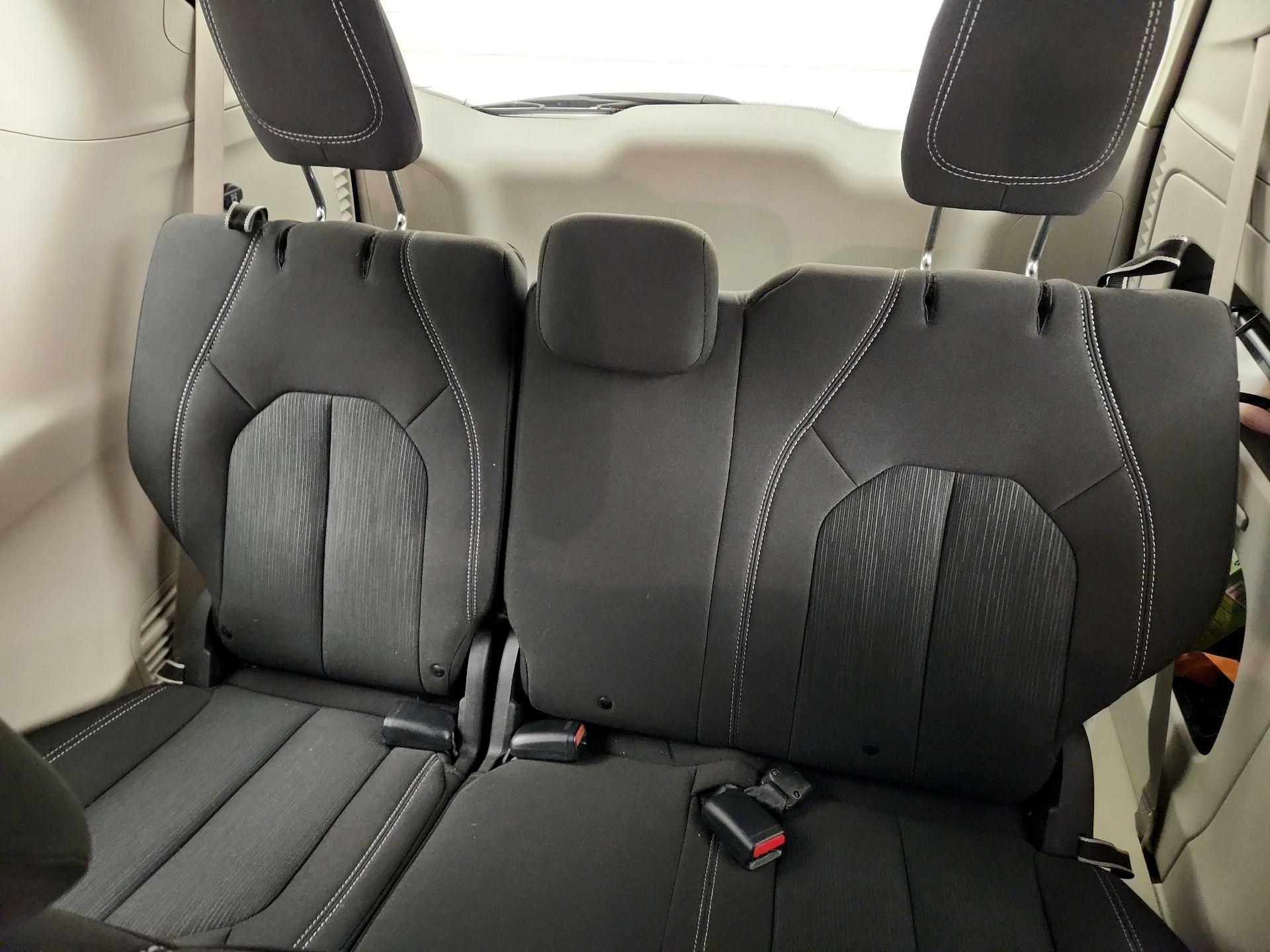 Thumbnail: 2021 Chrysler Voyager - 20