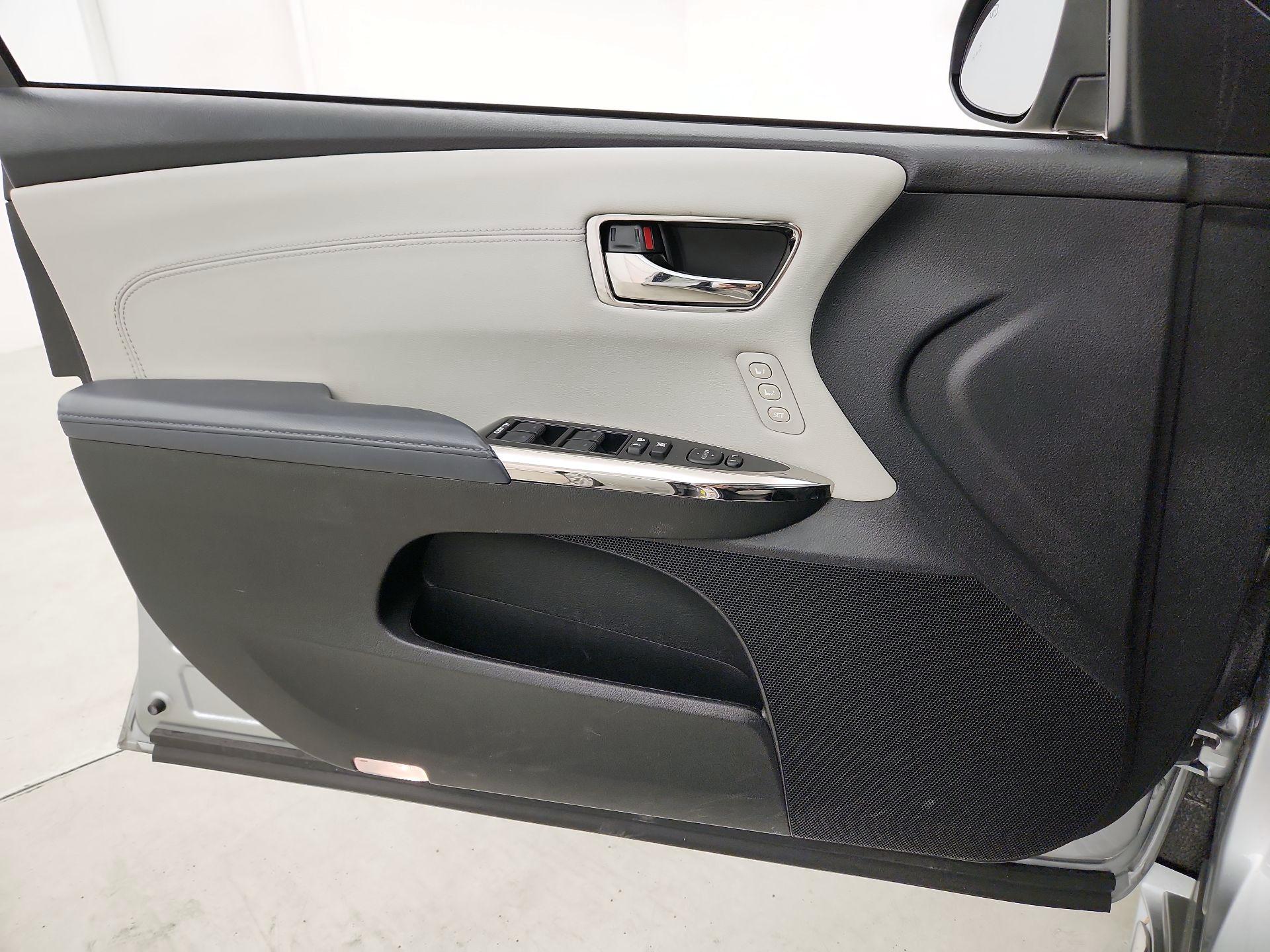 Thumbnail: 2015 Toyota Avalon - 12