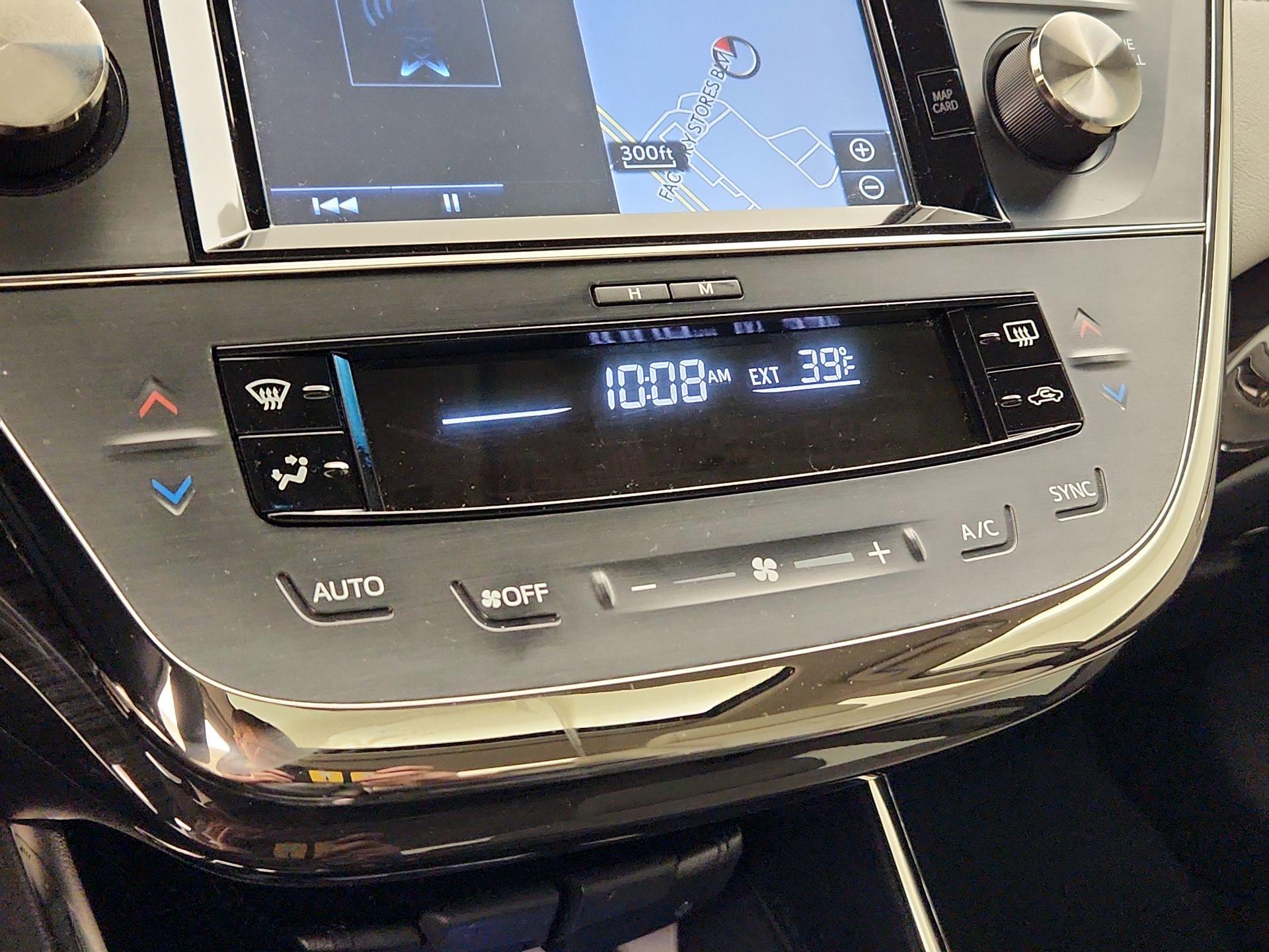 Thumbnail: 2015 Toyota Avalon - 17