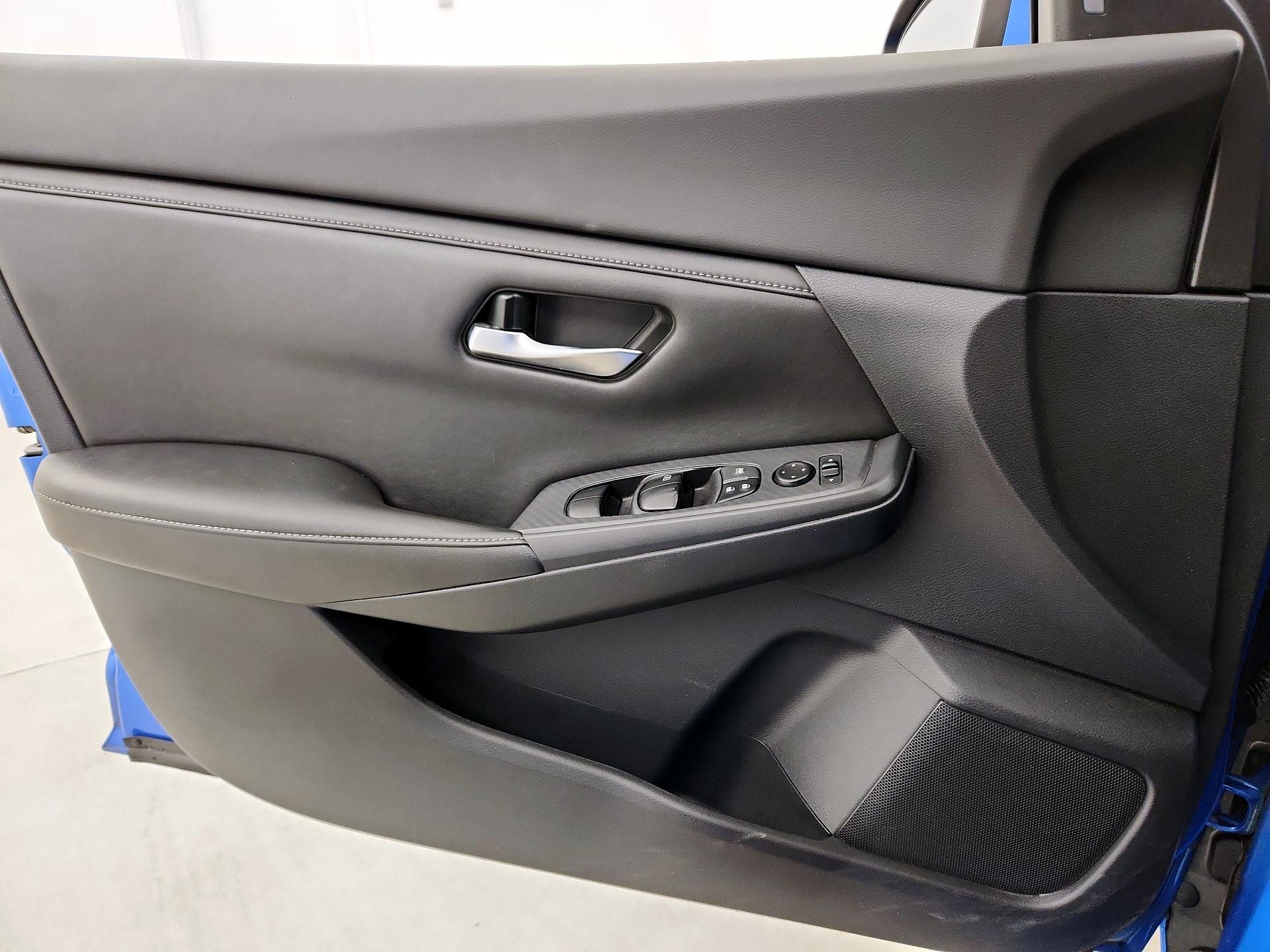 Thumbnail: 2021 Nissan Sentra - 12