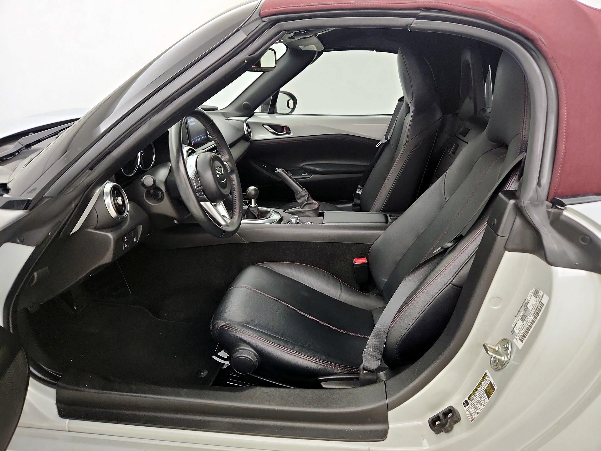 Thumbnail: 2018 Mazda MX-5 Miata - 11