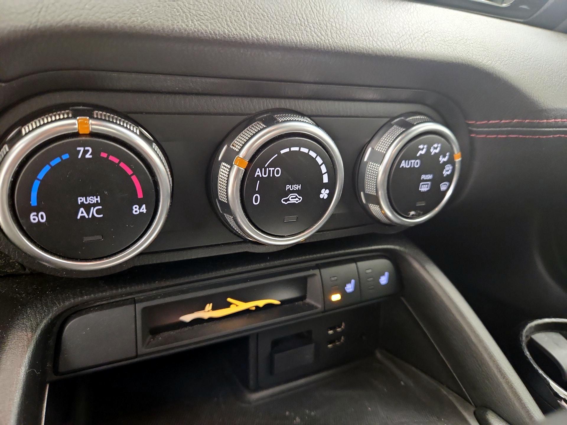 Thumbnail: 2018 Mazda MX-5 Miata - 15