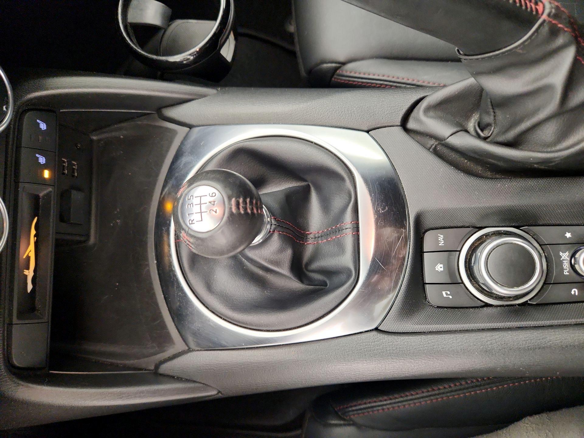 Thumbnail: 2018 Mazda MX-5 Miata - 16