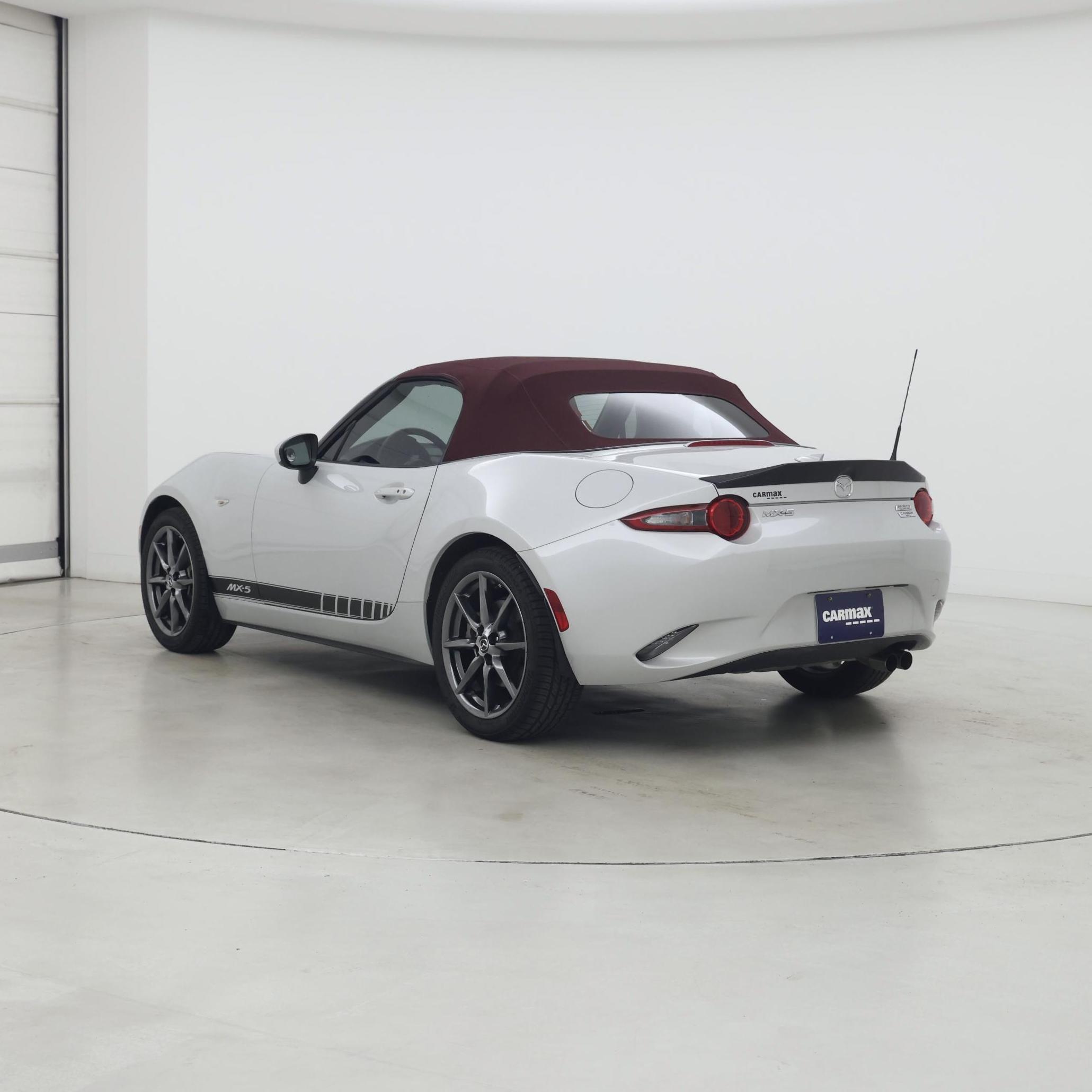 Thumbnail: 2018 Mazda MX-5 Miata - 2