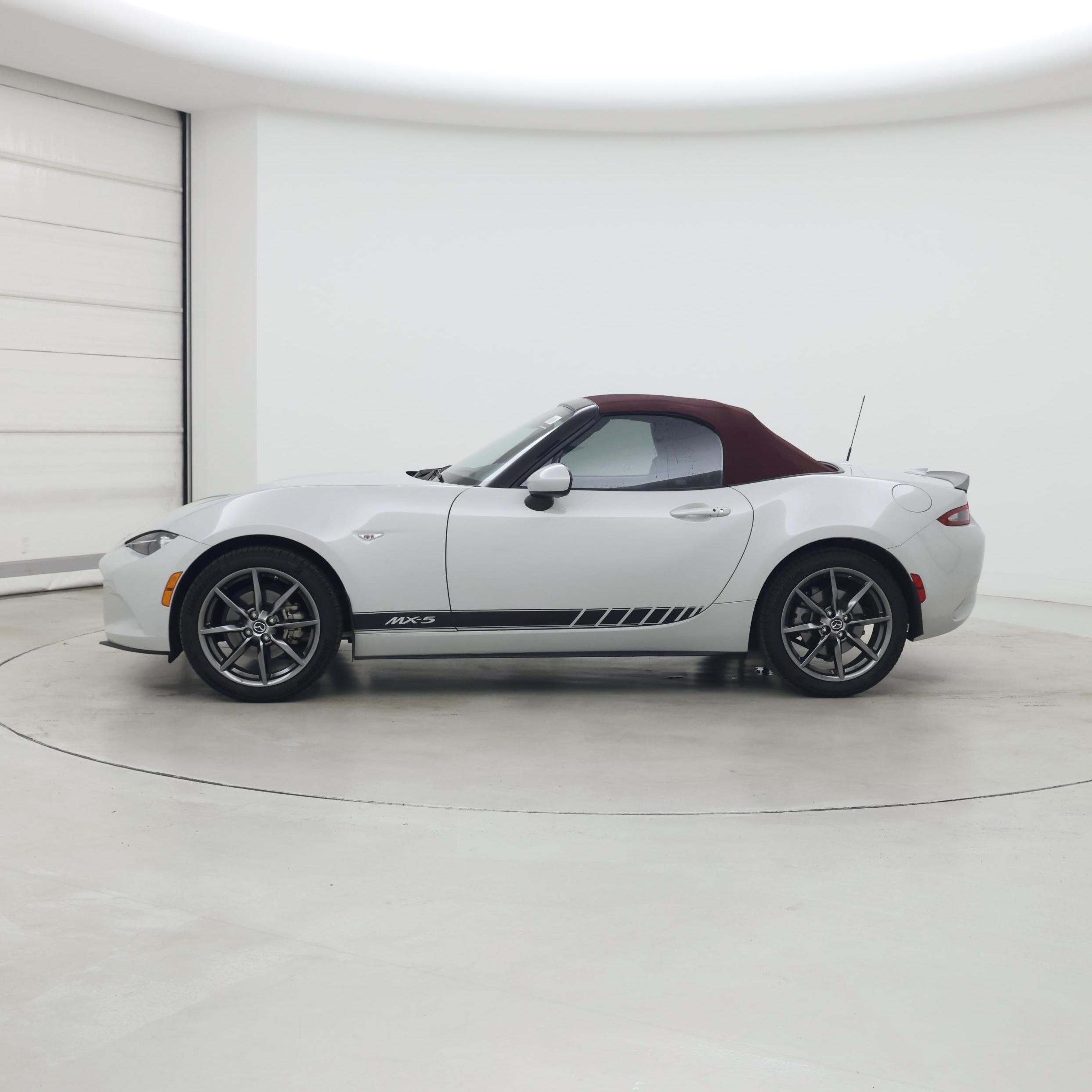Thumbnail: 2018 Mazda MX-5 Miata - 3