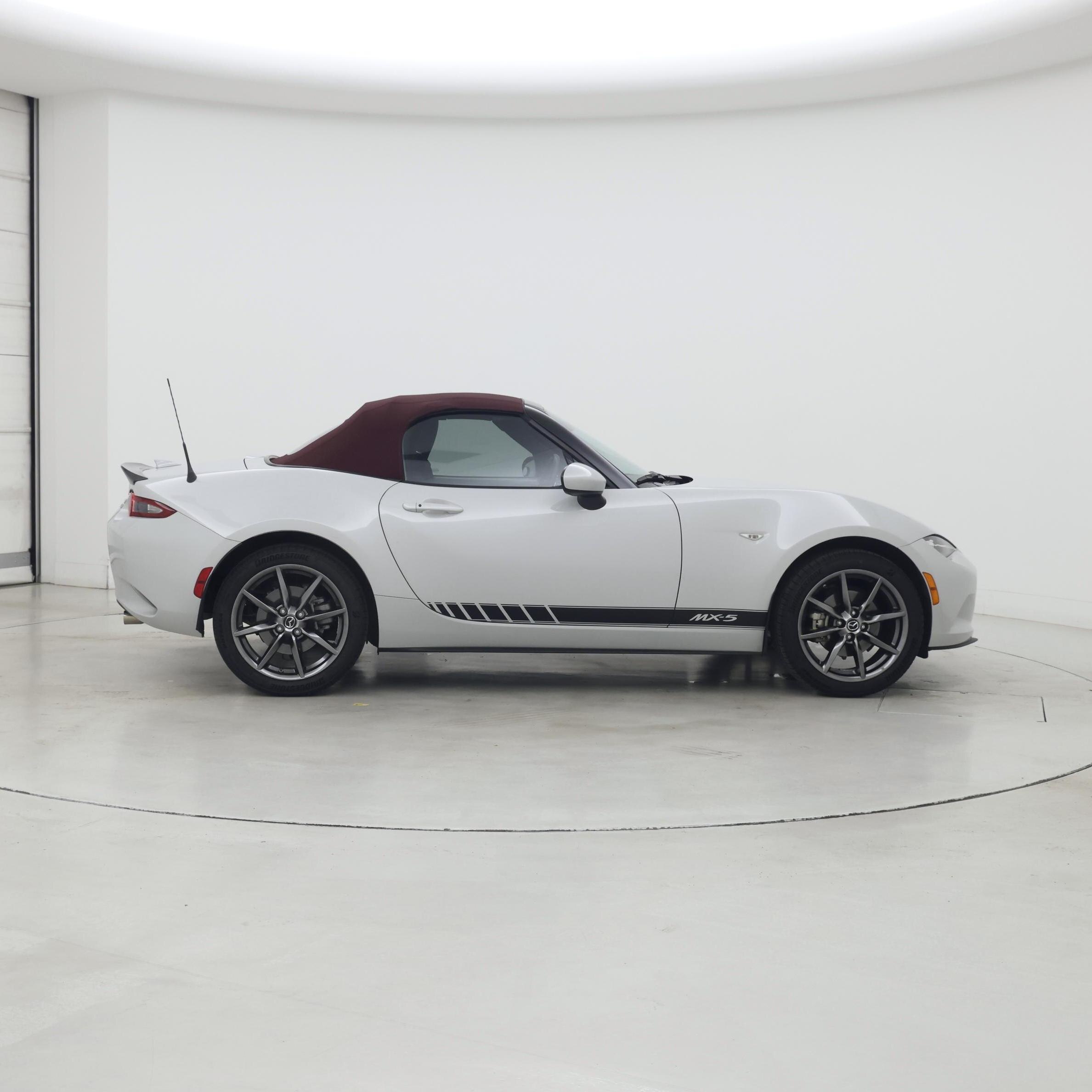 Thumbnail: 2018 Mazda MX-5 Miata - 7