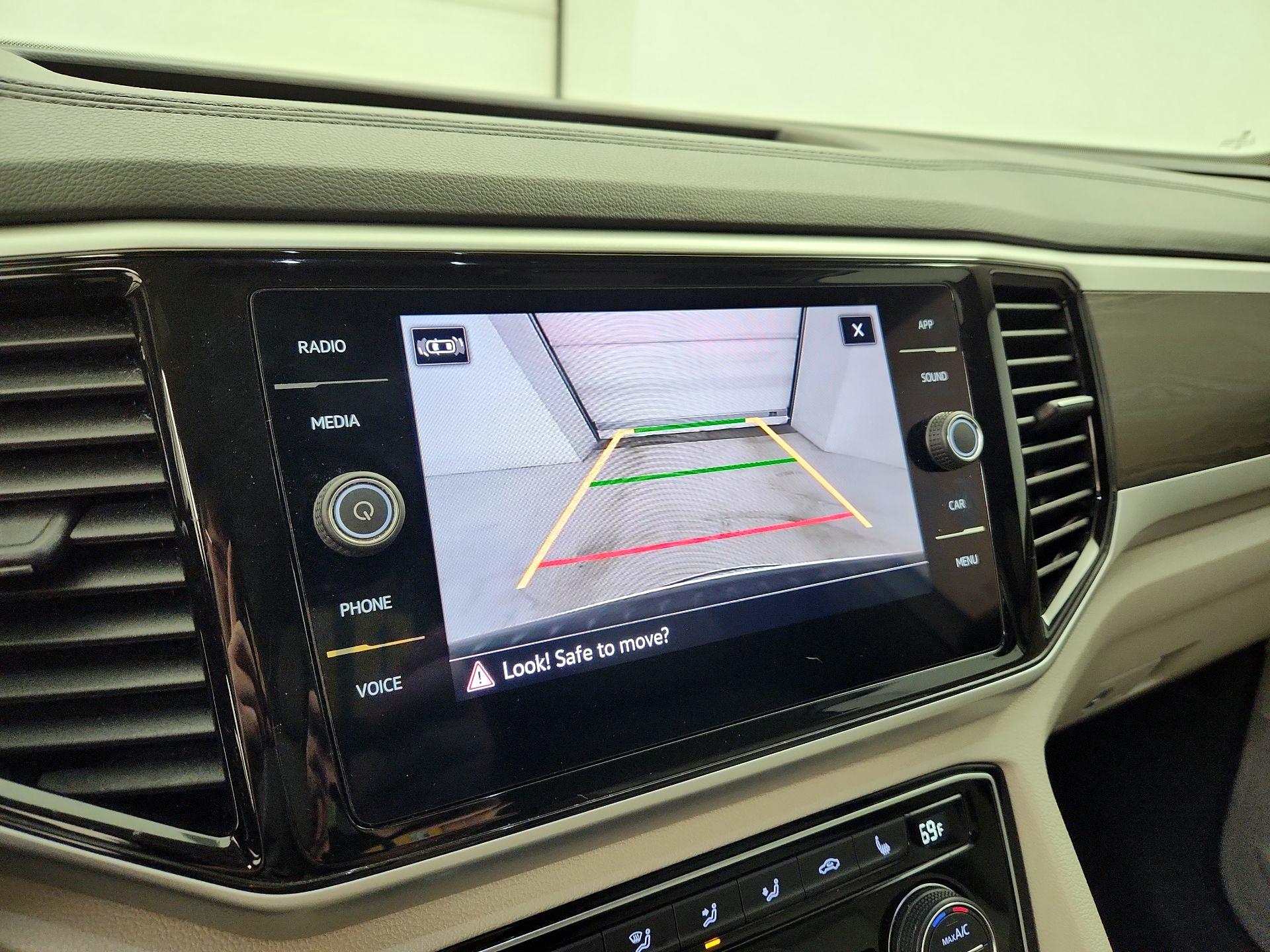 Thumbnail: 2022 Volkswagen Atlas - 14