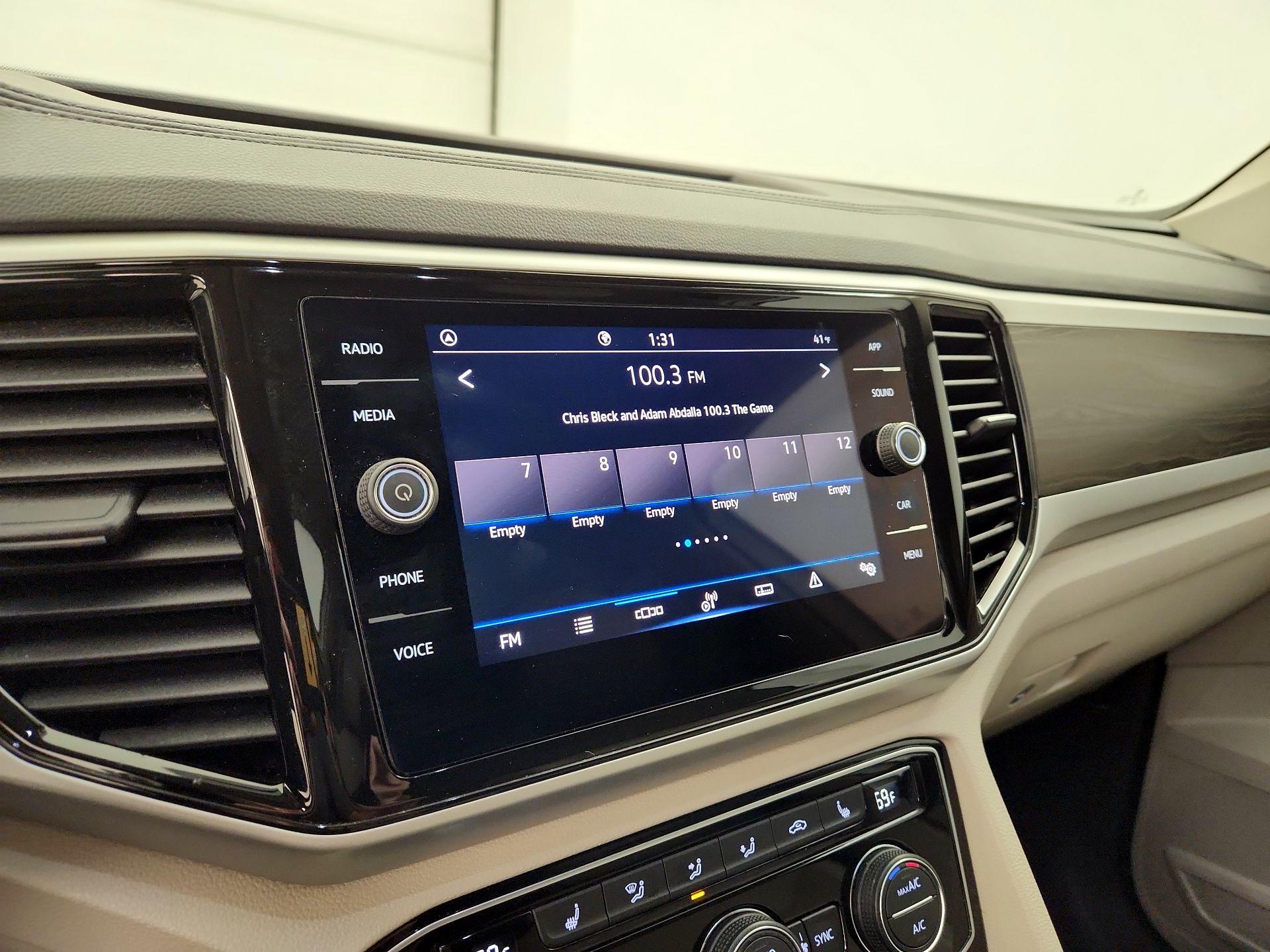 Thumbnail: 2022 Volkswagen Atlas - 15