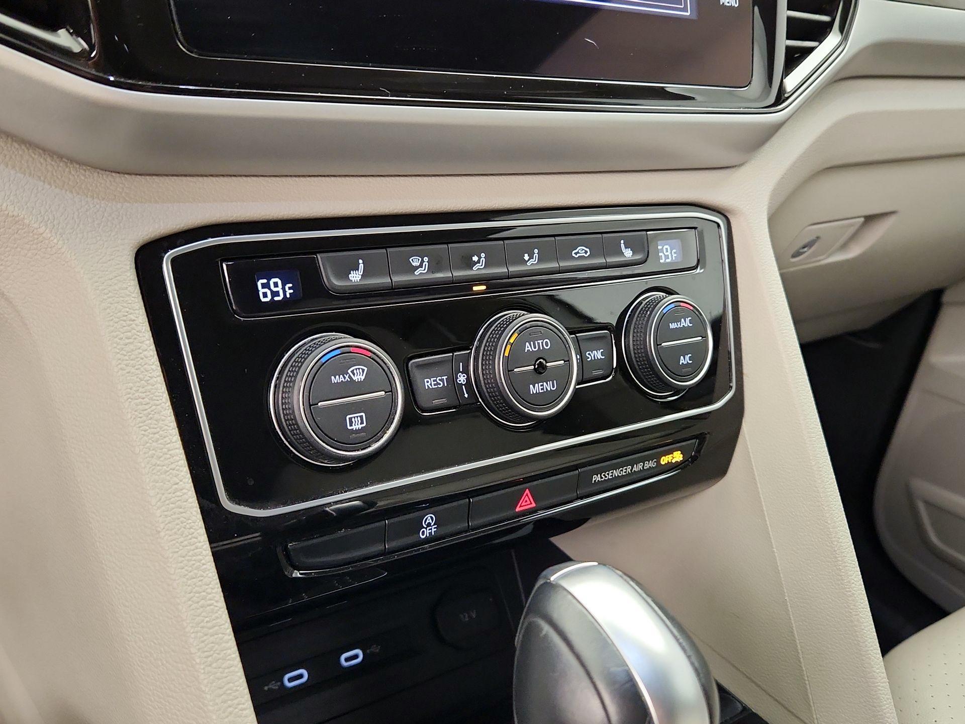 Thumbnail: 2022 Volkswagen Atlas - 16