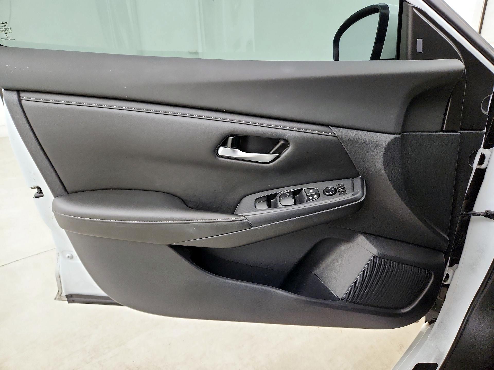 Thumbnail: 2023 Nissan Sentra - 10