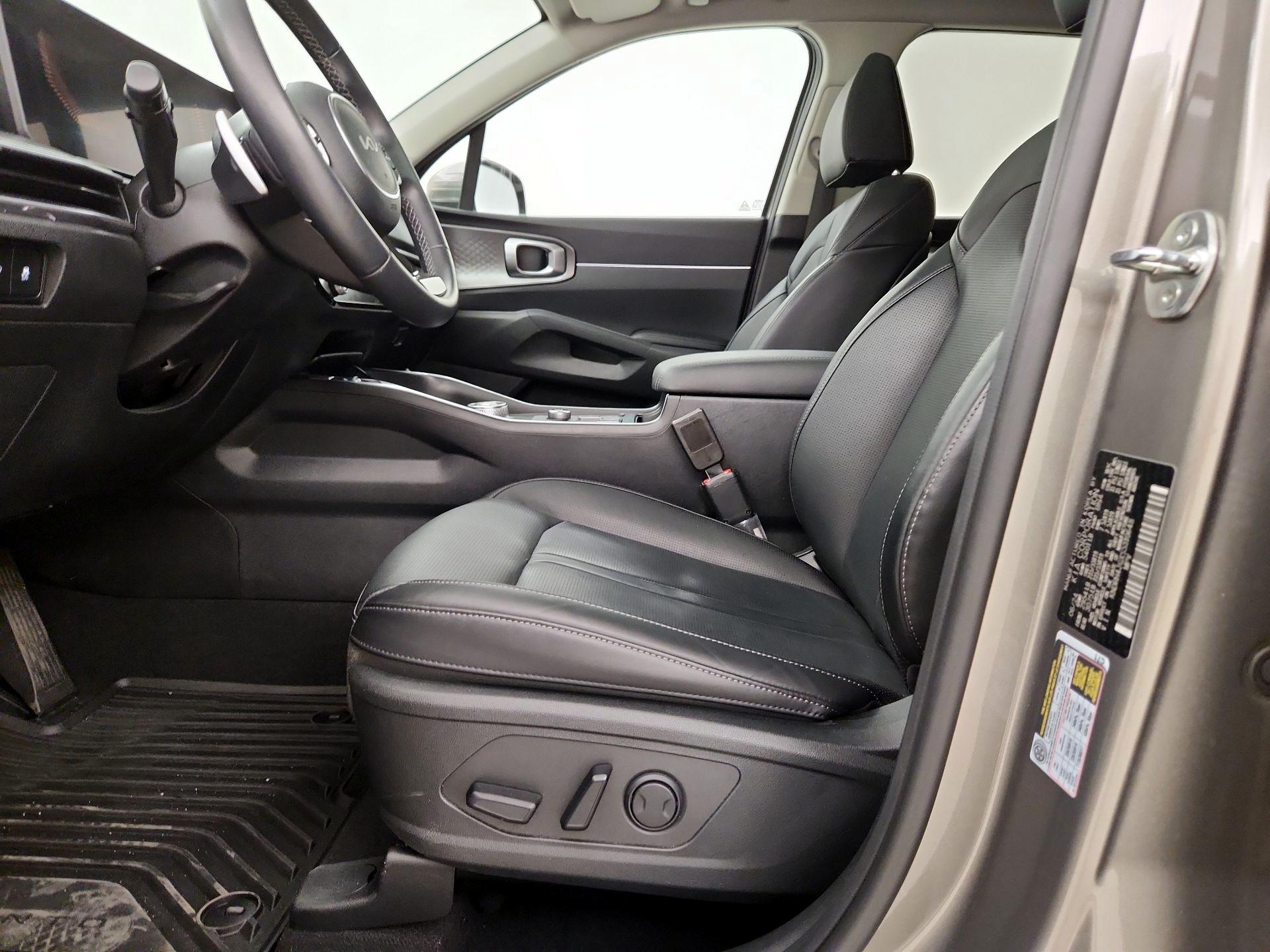 Thumbnail: 2025 Kia Sorento - 9