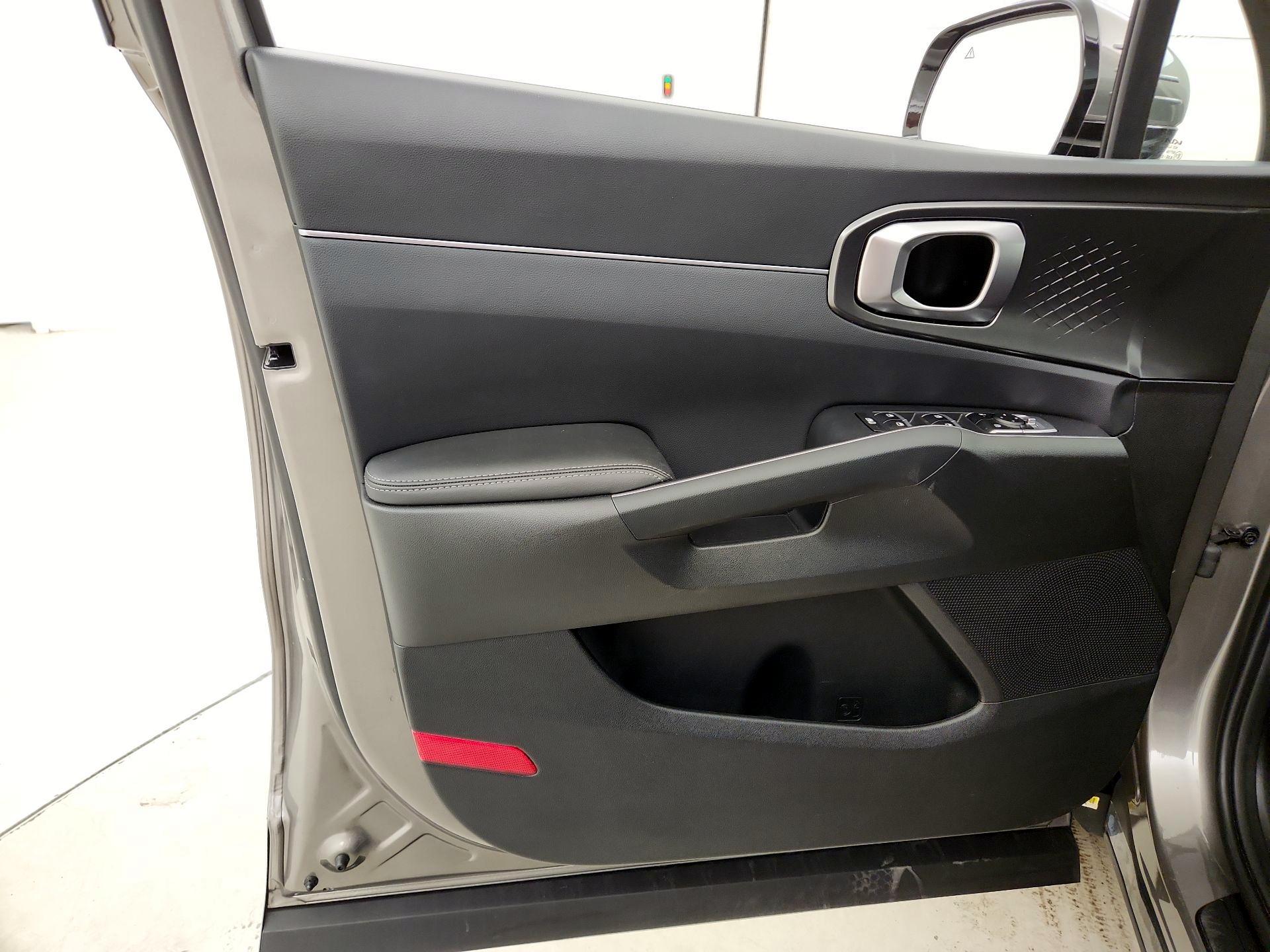 Thumbnail: 2025 Kia Sorento - 10