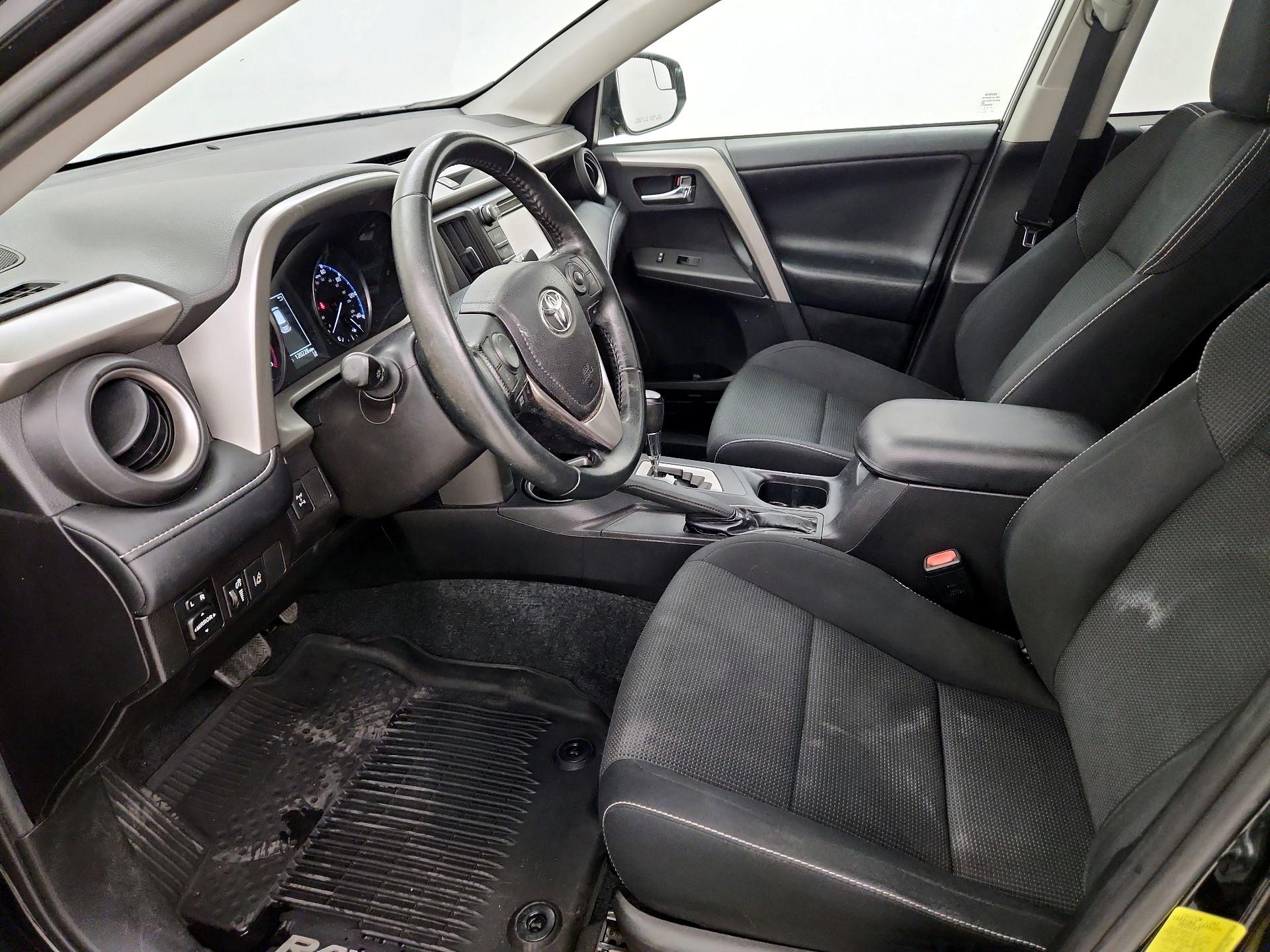 Thumbnail: 2017 Toyota RAV4 - 9