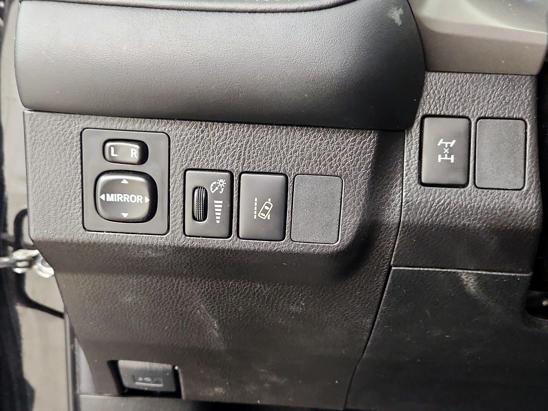 Thumbnail: 2017 Toyota RAV4 - 11