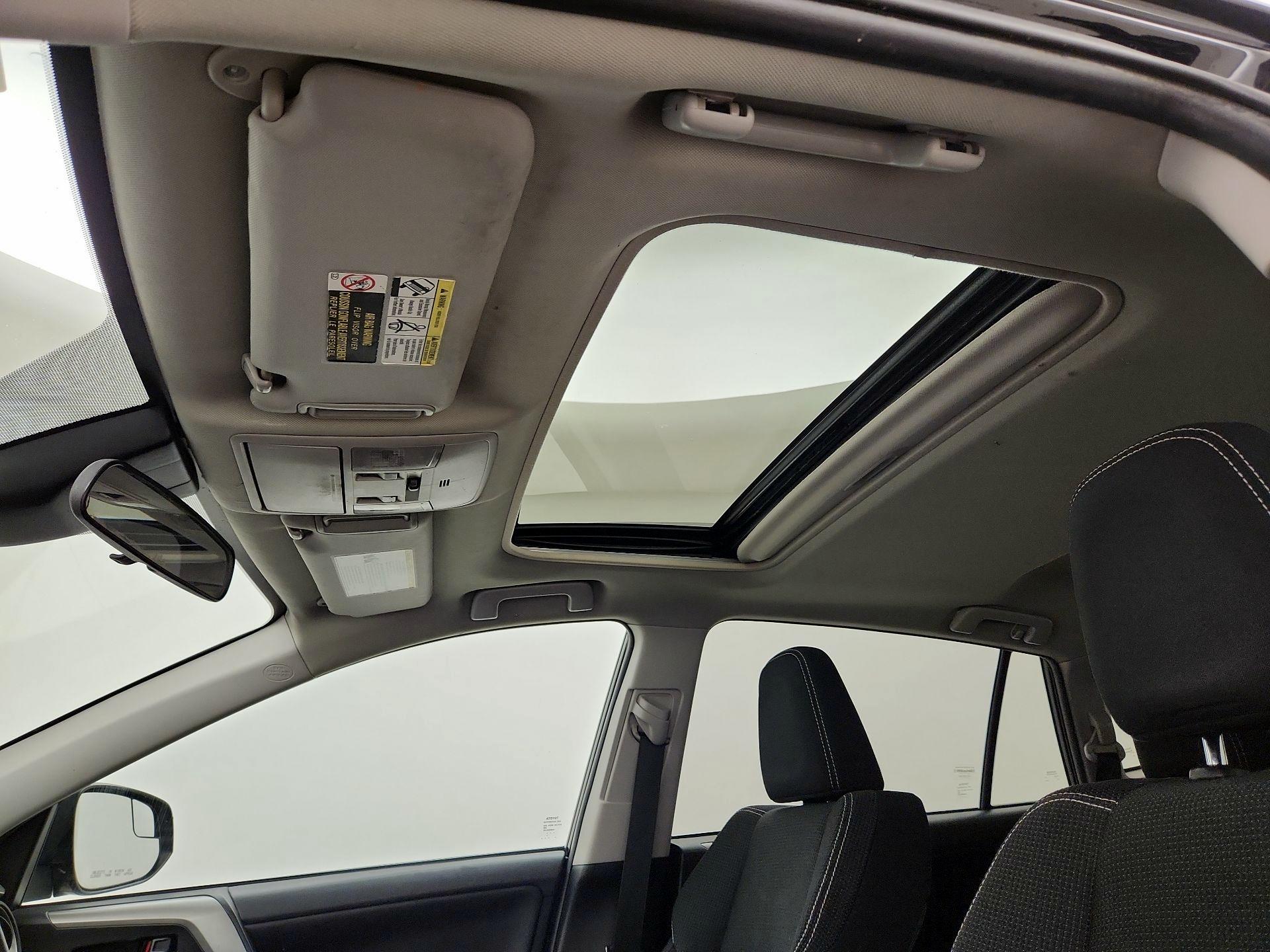 Thumbnail: 2017 Toyota RAV4 - 17