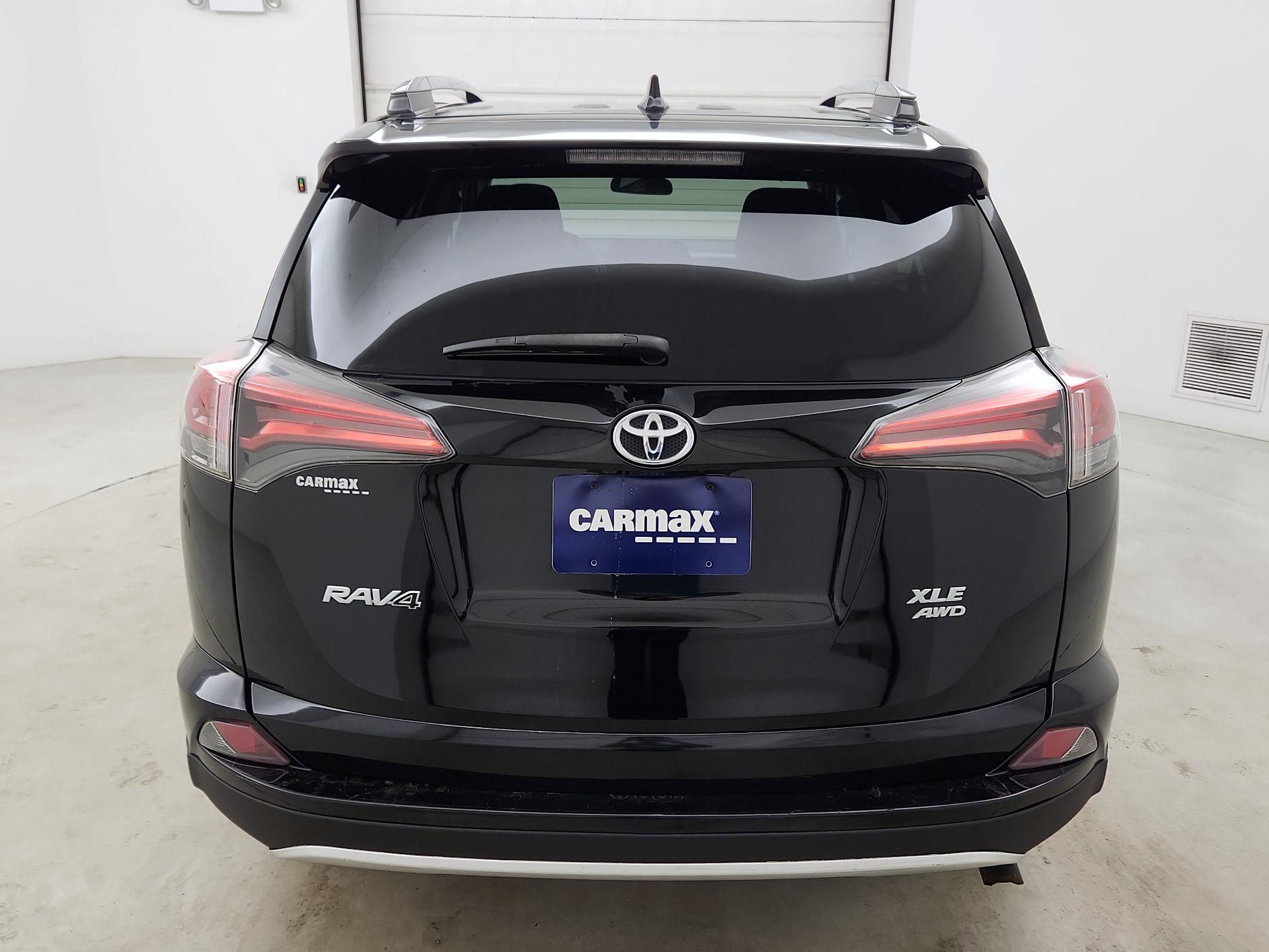 Thumbnail: 2017 Toyota RAV4 - 6