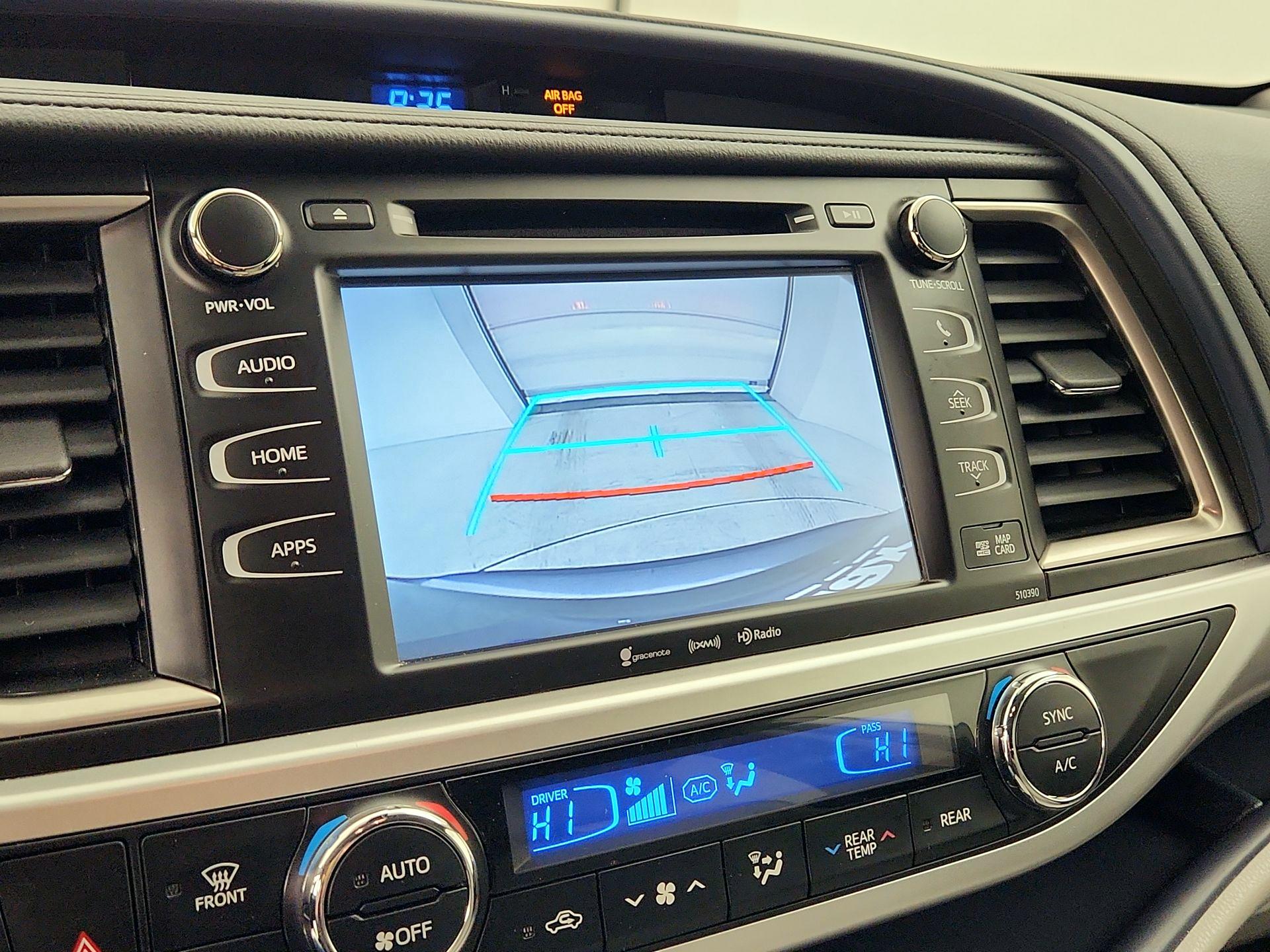 Thumbnail: 2018 Toyota Highlander - 15