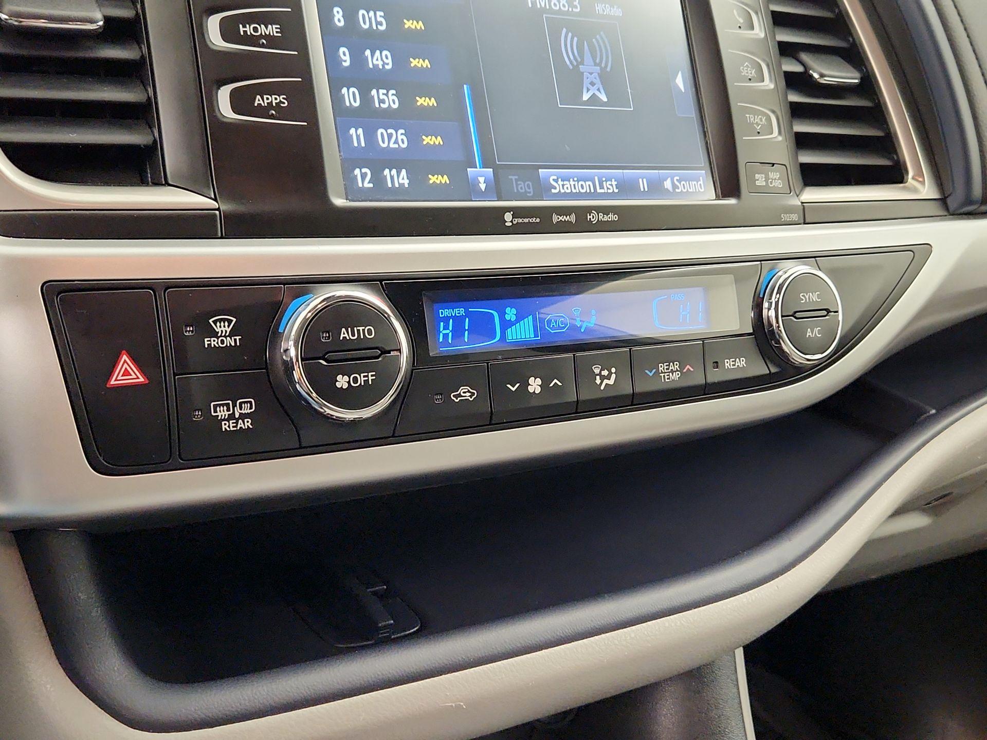 Thumbnail: 2018 Toyota Highlander - 17