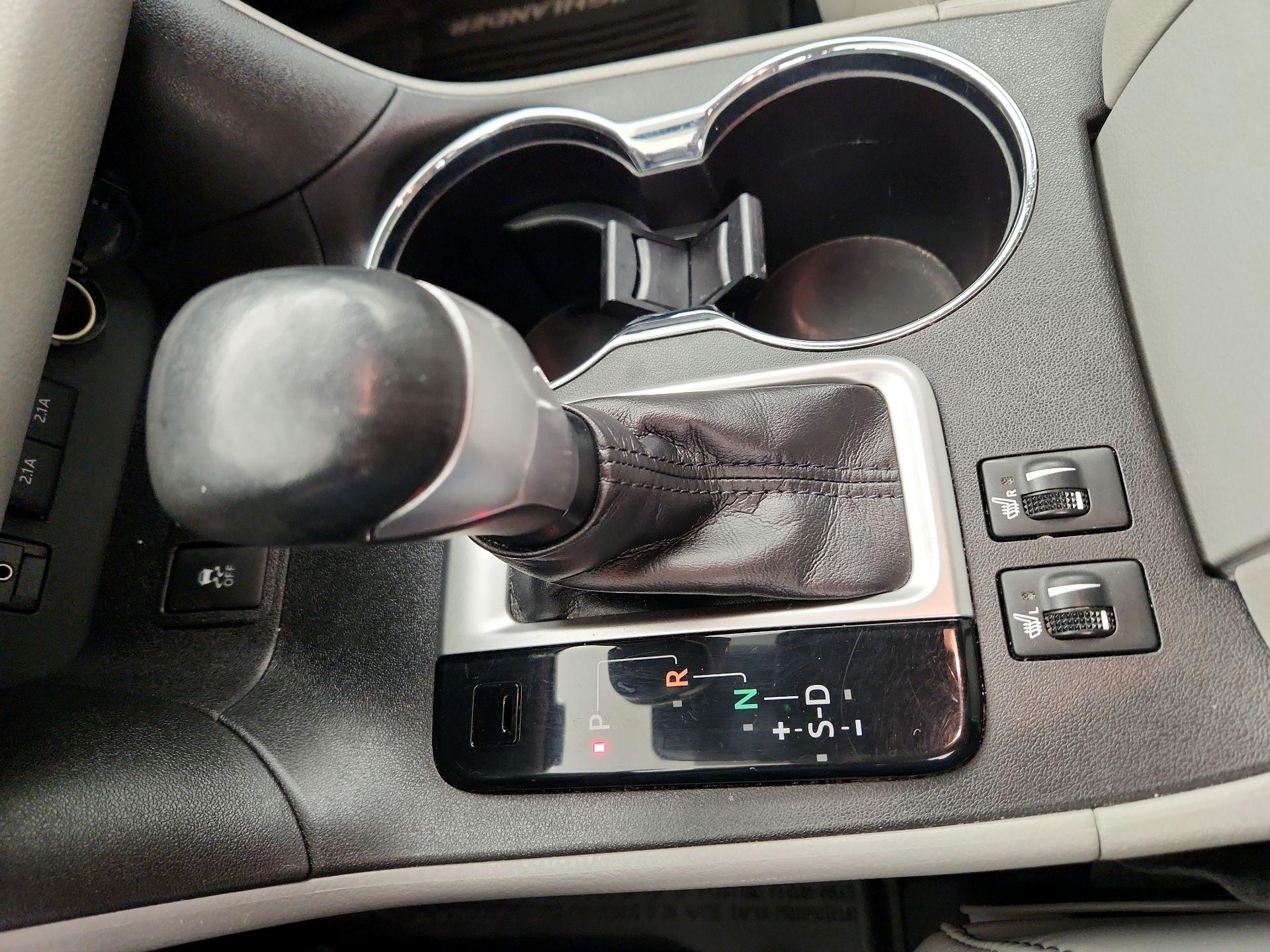 Thumbnail: 2018 Toyota Highlander - 18