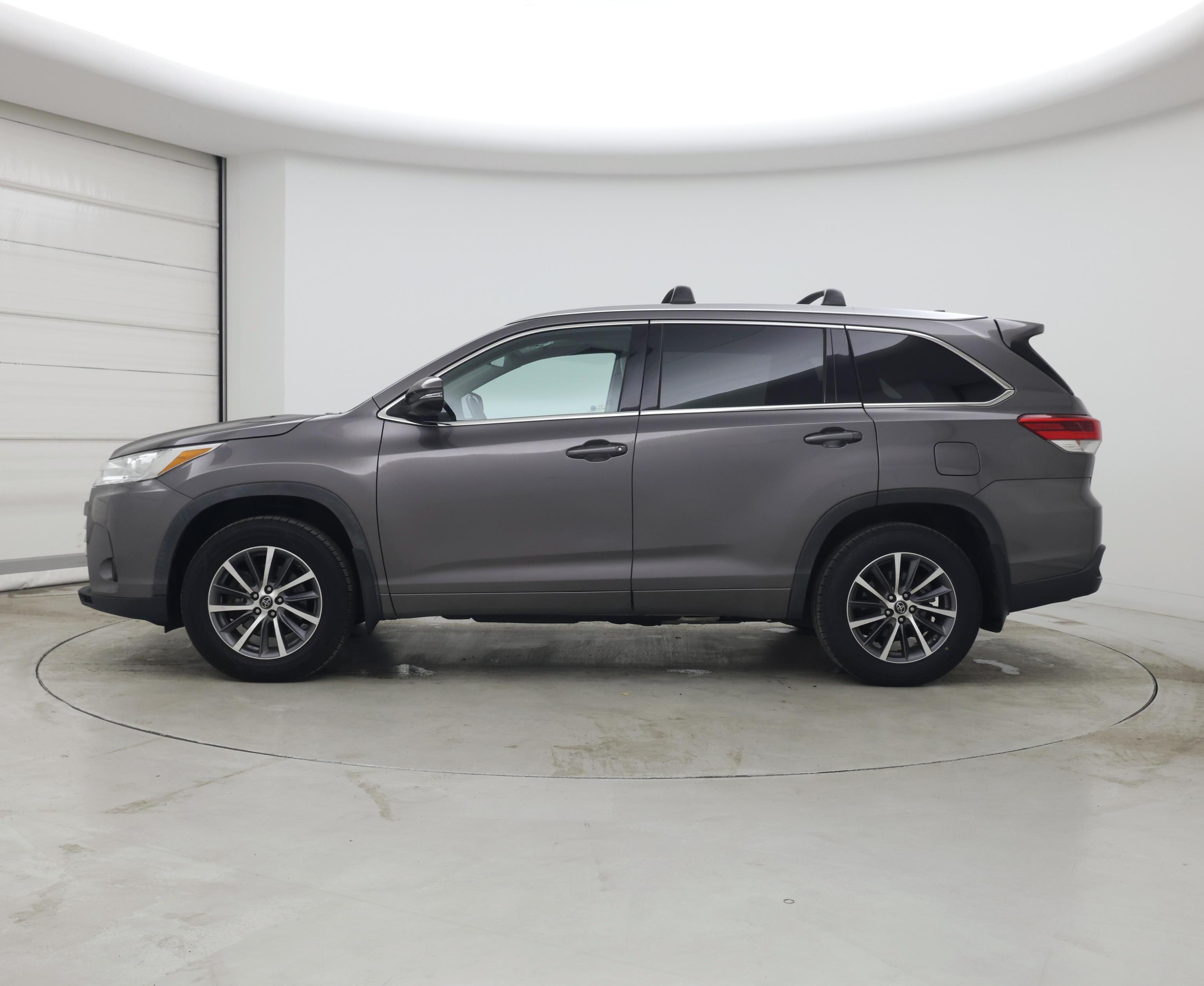 Thumbnail: 2018 Toyota Highlander - 3