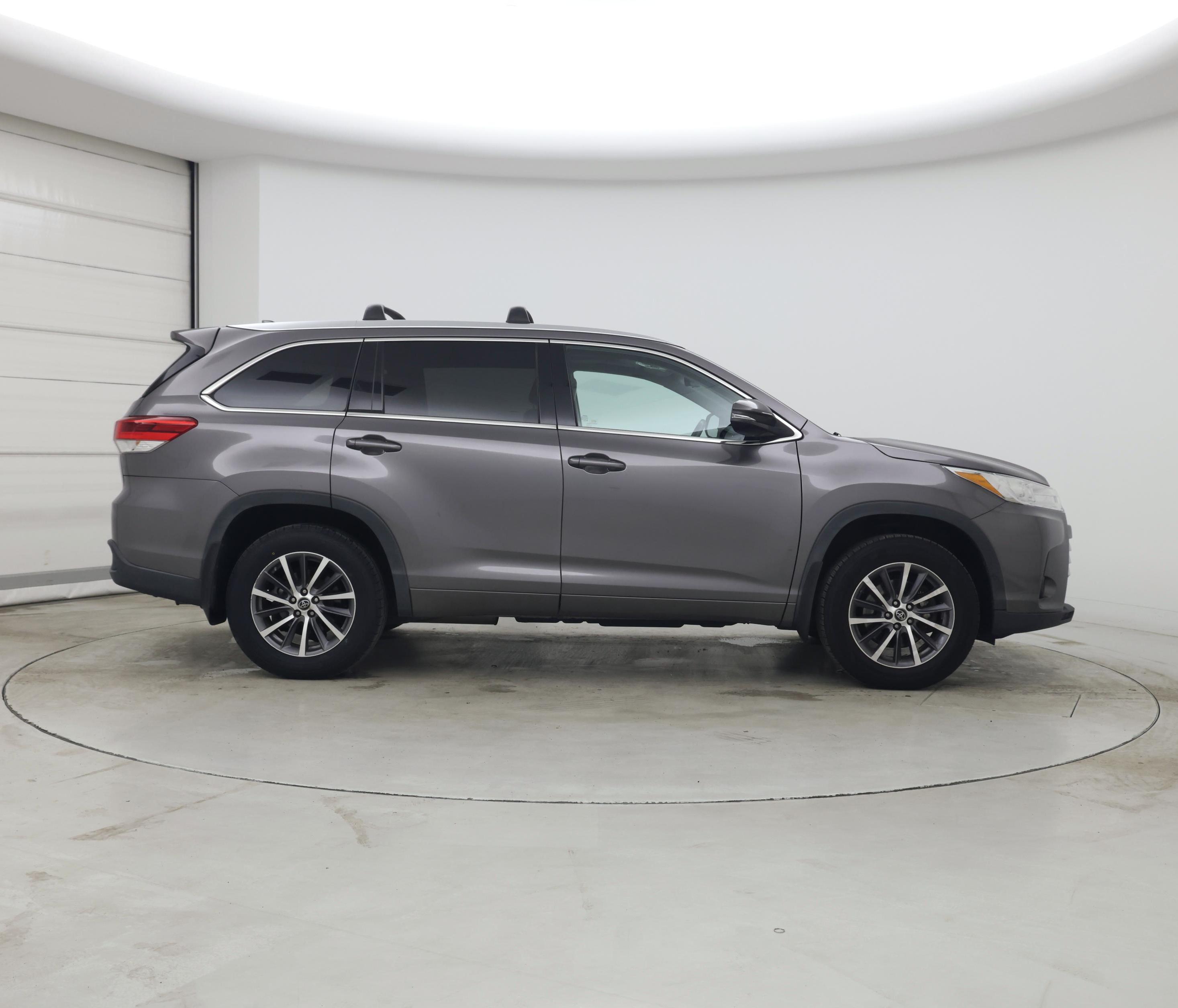 Thumbnail: 2018 Toyota Highlander - 7