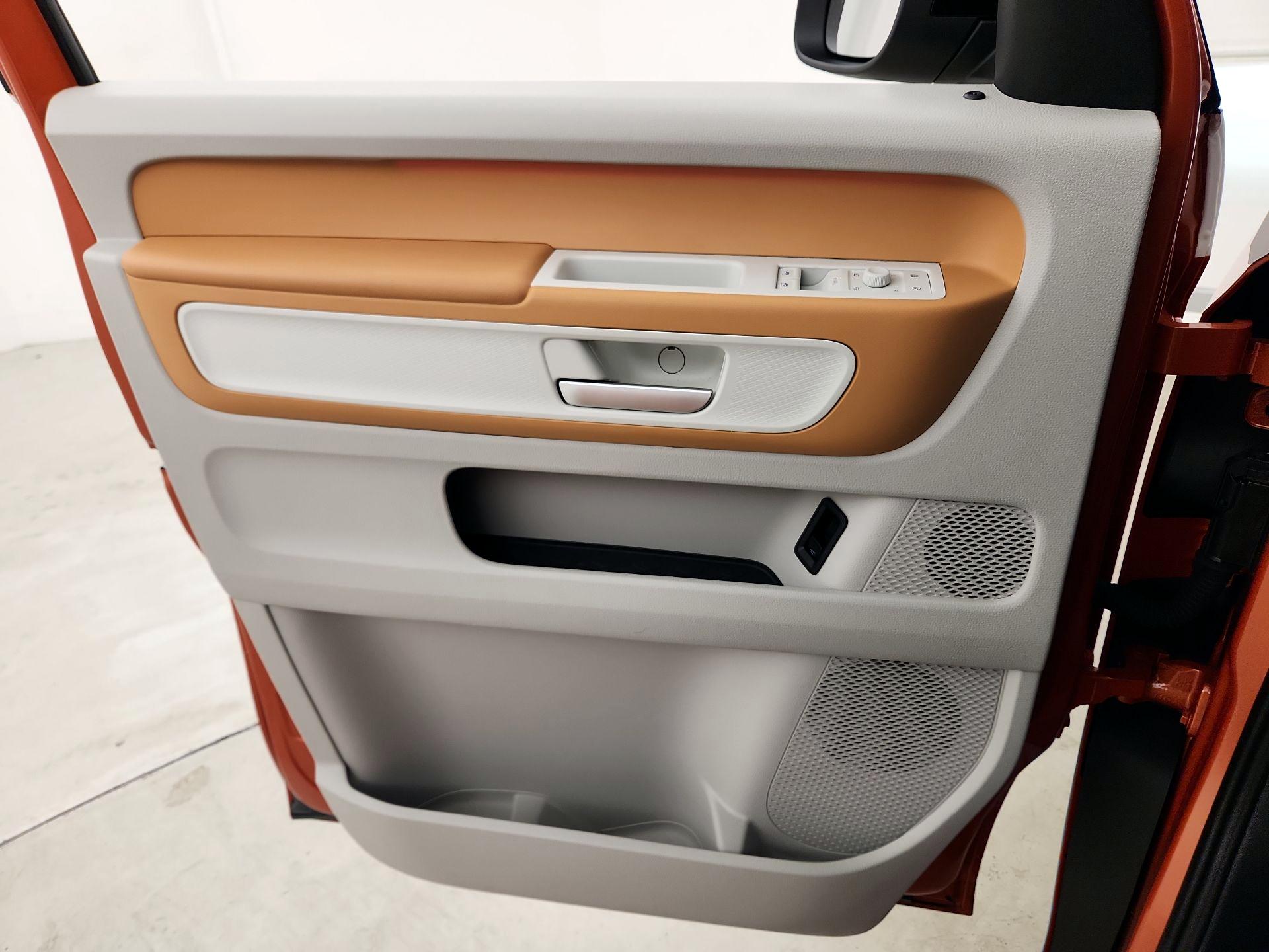 Thumbnail: 2025 Volkswagen ID.Buzz - 12