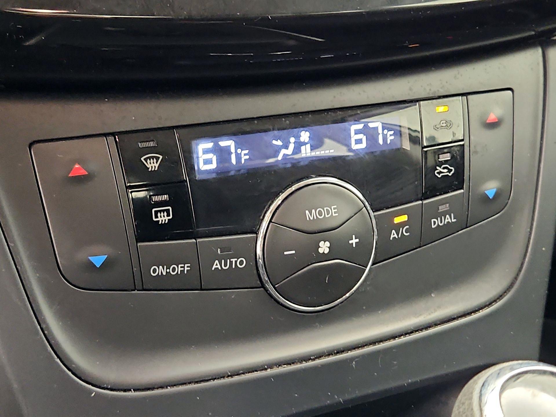 Thumbnail: 2019 Nissan Sentra - 16