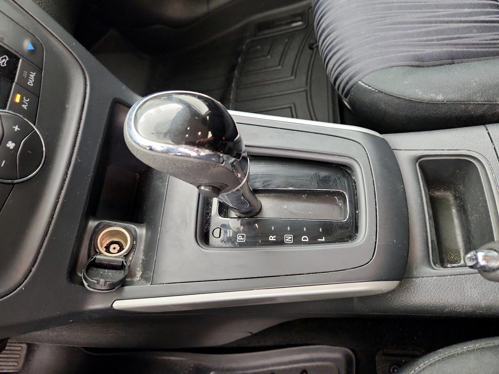 Thumbnail: 2019 Nissan Sentra - 17