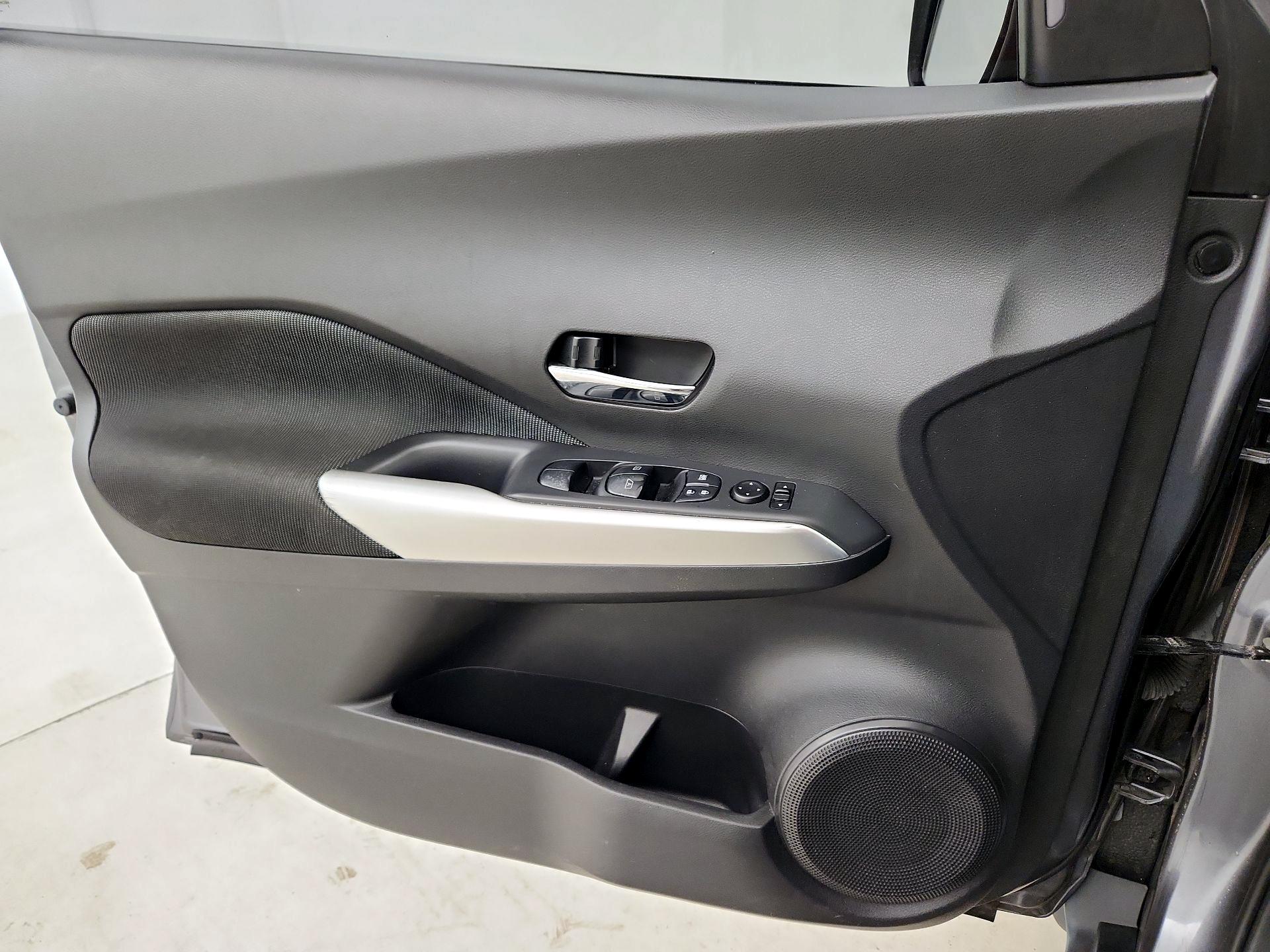 Thumbnail: 2019 Nissan Kicks - 12