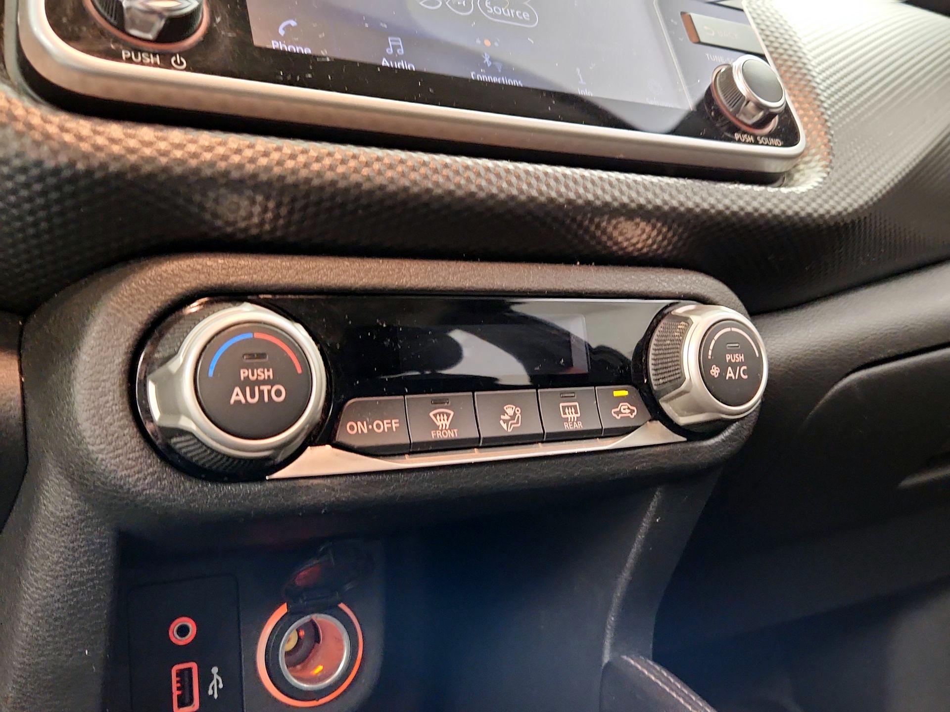 Thumbnail: 2019 Nissan Kicks - 16