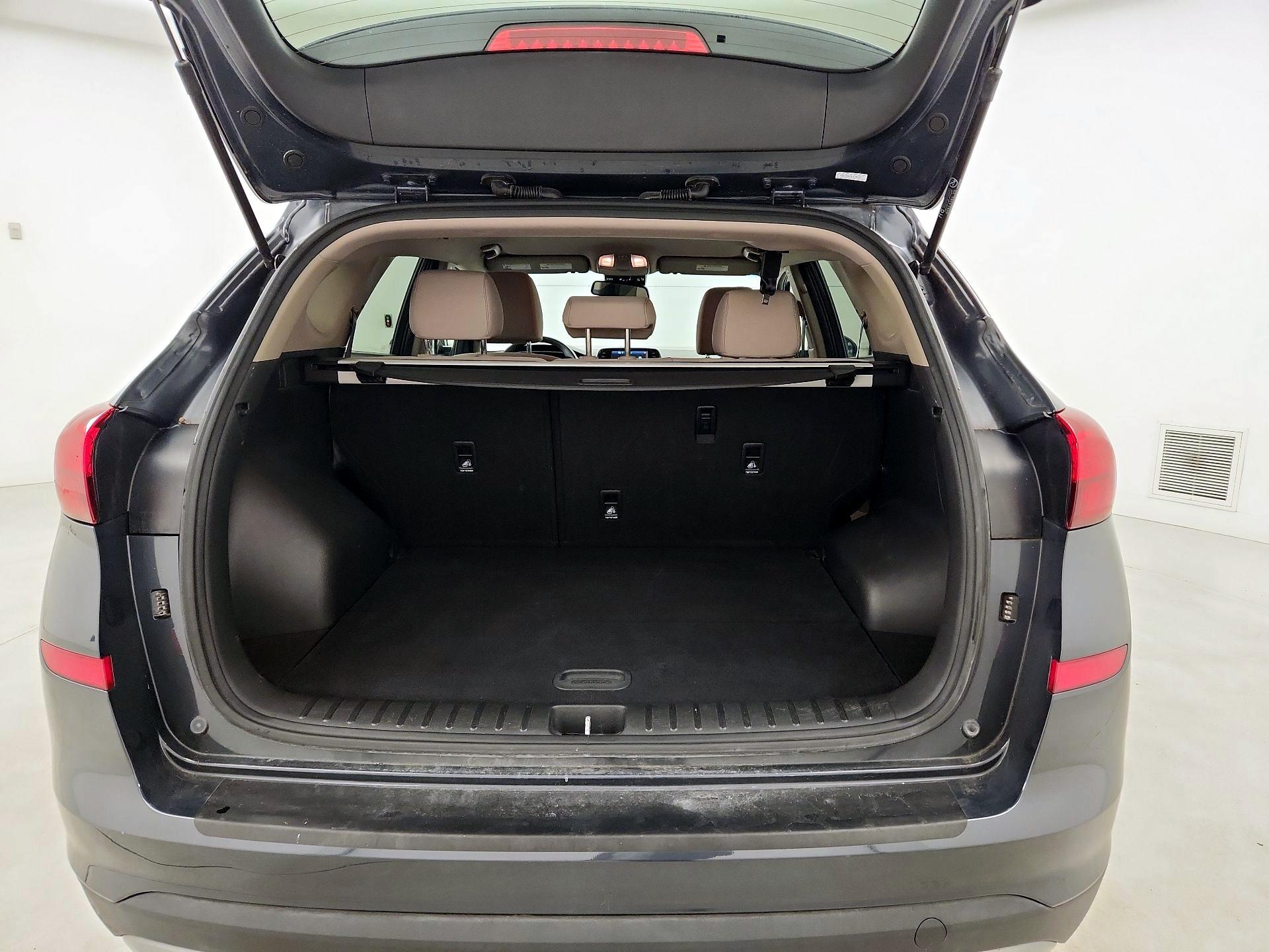 Thumbnail: 2020 Hyundai Tucson - 18