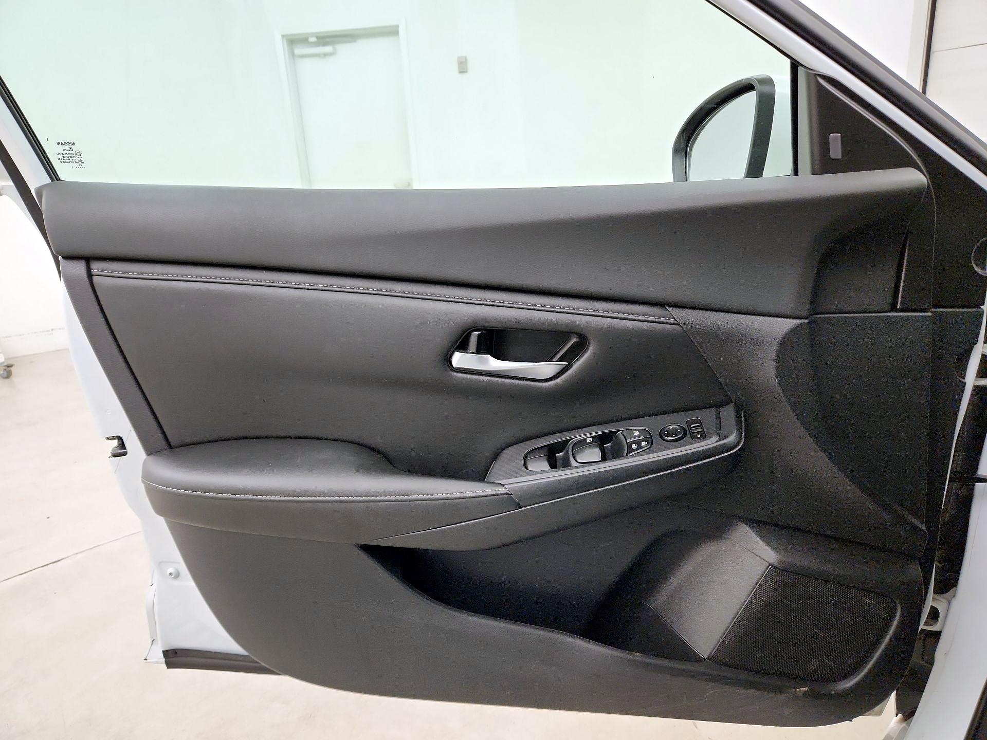 Thumbnail: 2021 Nissan Sentra - 10