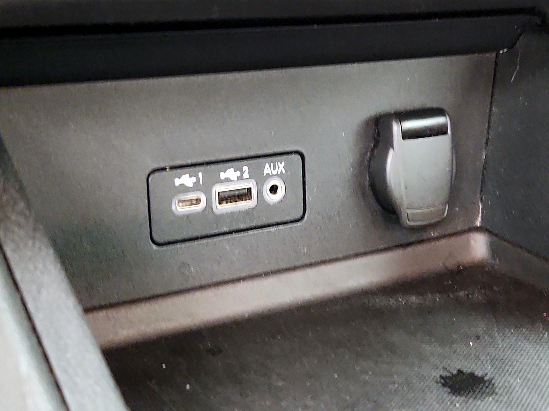 Thumbnail: 2021 Nissan Sentra - 16