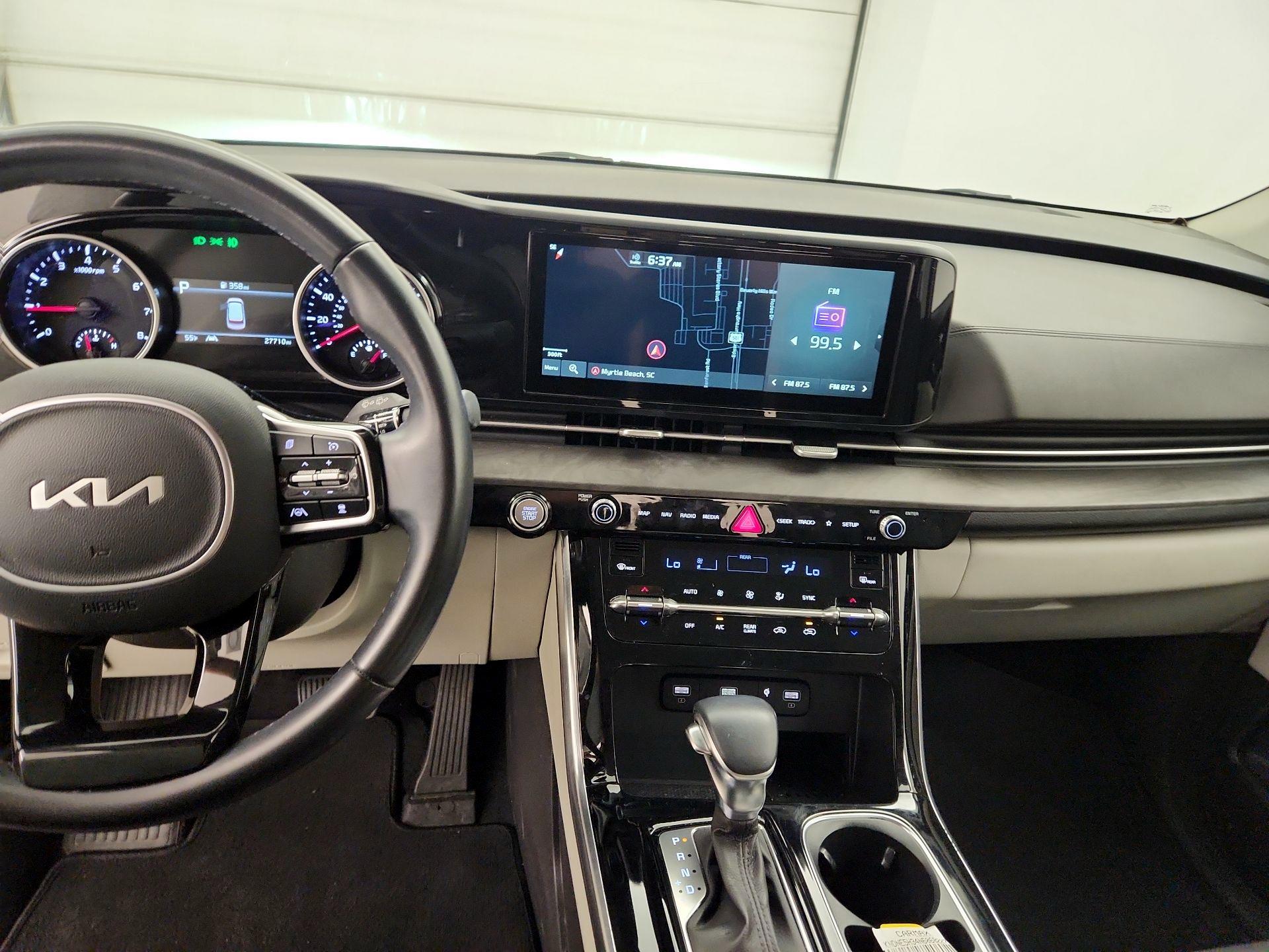 Thumbnail: 2022 Kia Carnival - 9