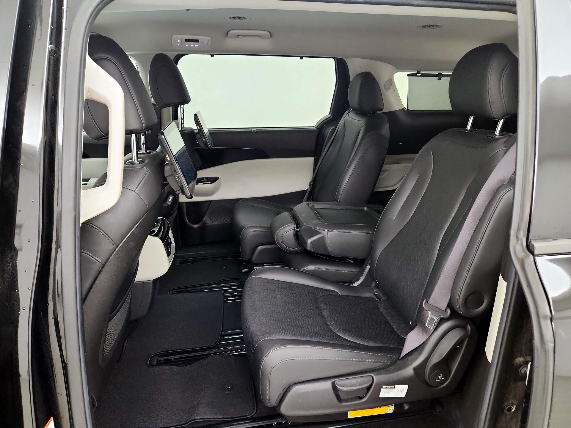 Thumbnail: 2022 Kia Carnival - 20
