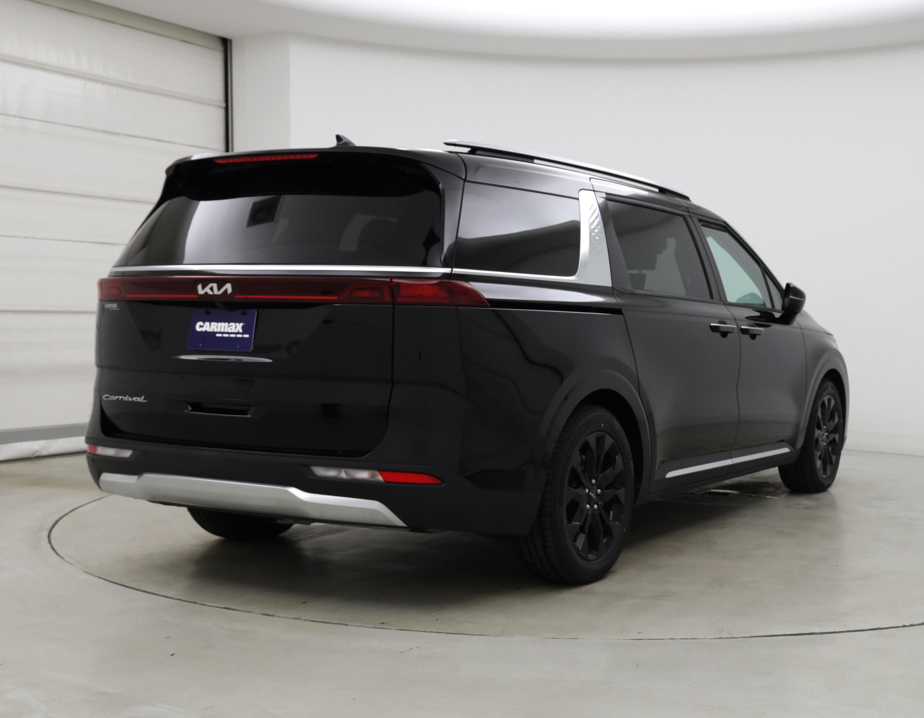 Thumbnail: 2022 Kia Carnival - 8