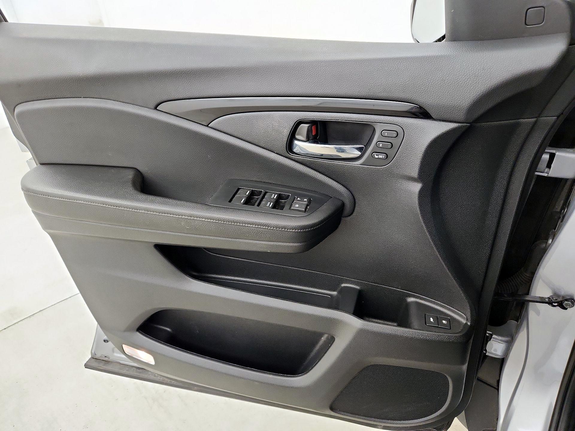 Thumbnail: 2020 Honda Passport - 12