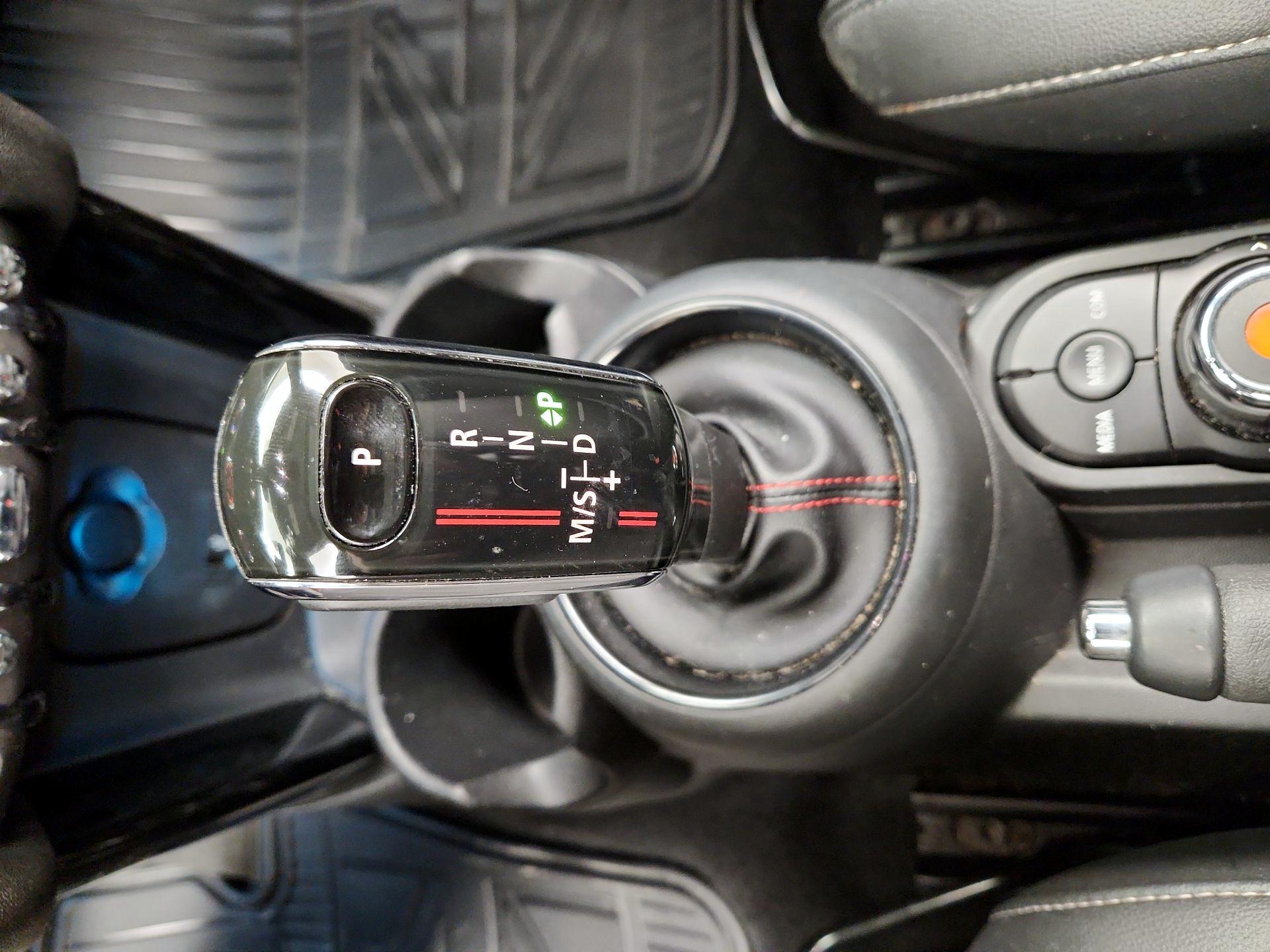 Thumbnail: 2020 MINI Cooper Hardtop - 17