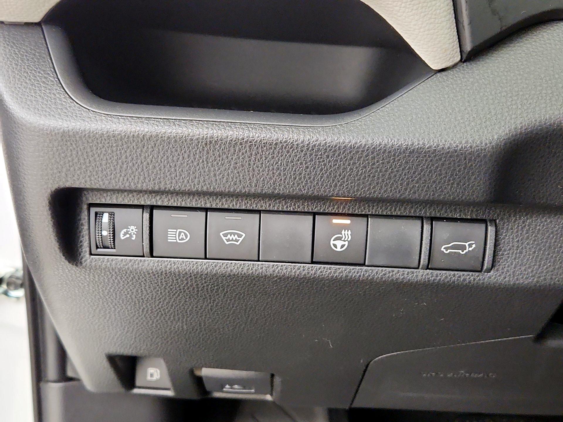 Thumbnail: 2025 Toyota RAV4 - 11