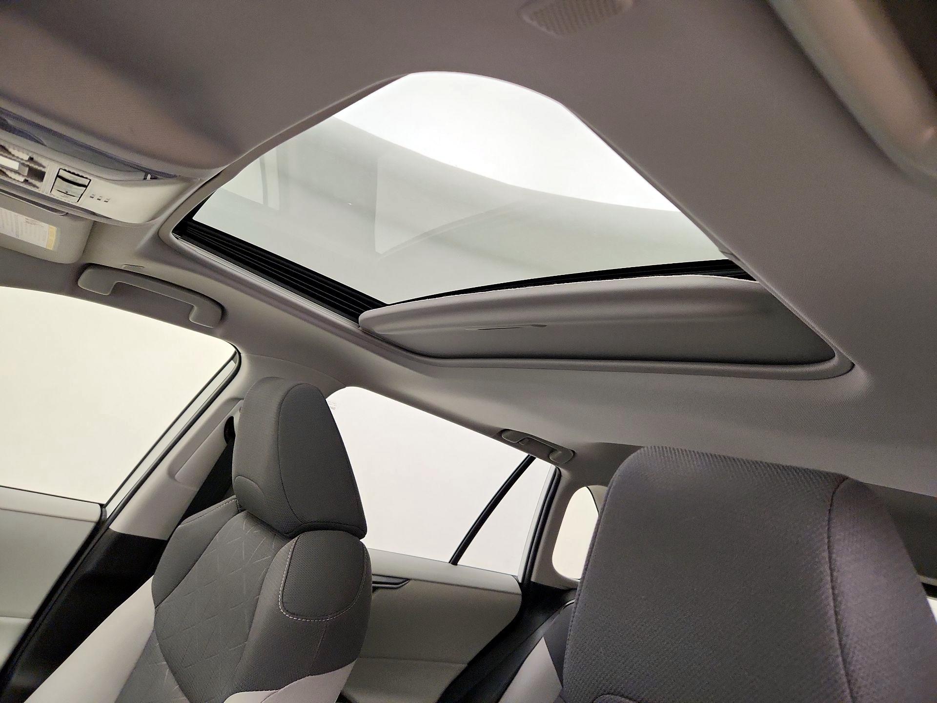 Thumbnail: 2025 Toyota RAV4 - 17