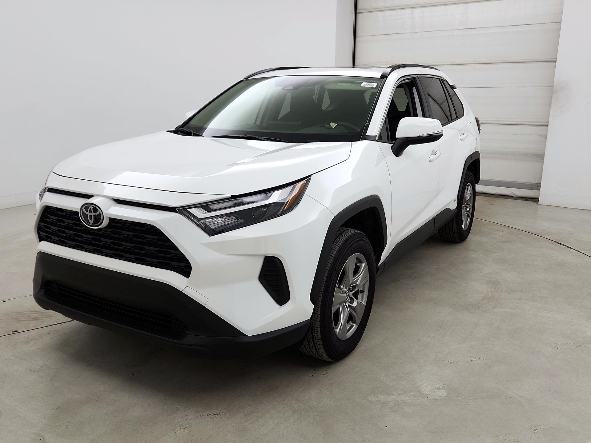 Thumbnail: 2025 Toyota RAV4 - 3