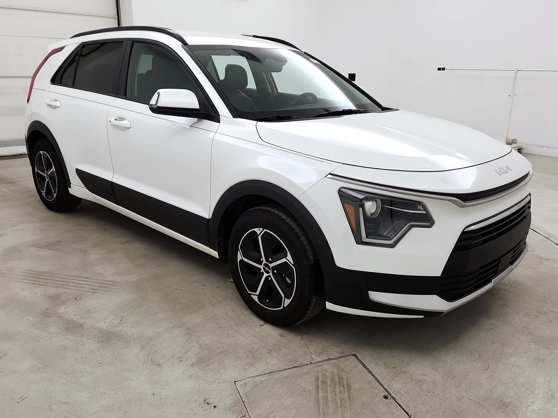 Thumbnail: 2023 Kia Niro - 1