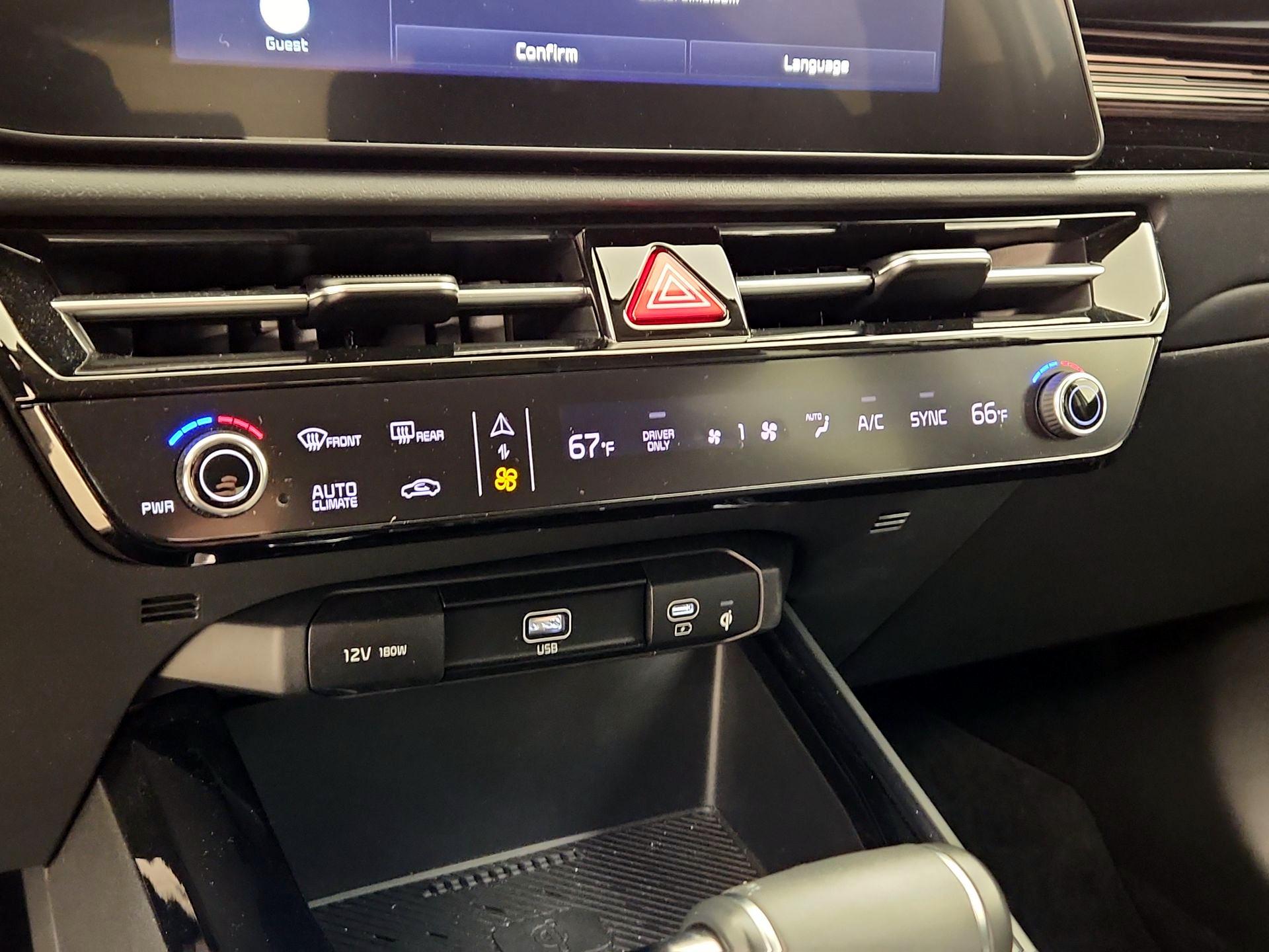 Thumbnail: 2023 Kia Niro - 15