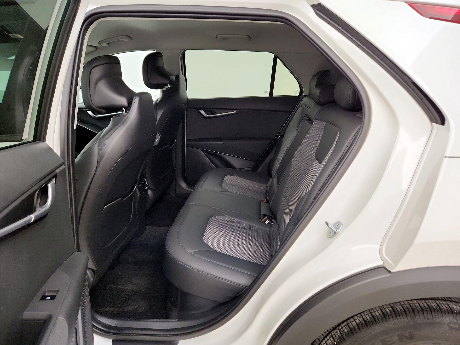 Thumbnail: 2023 Kia Niro - 18