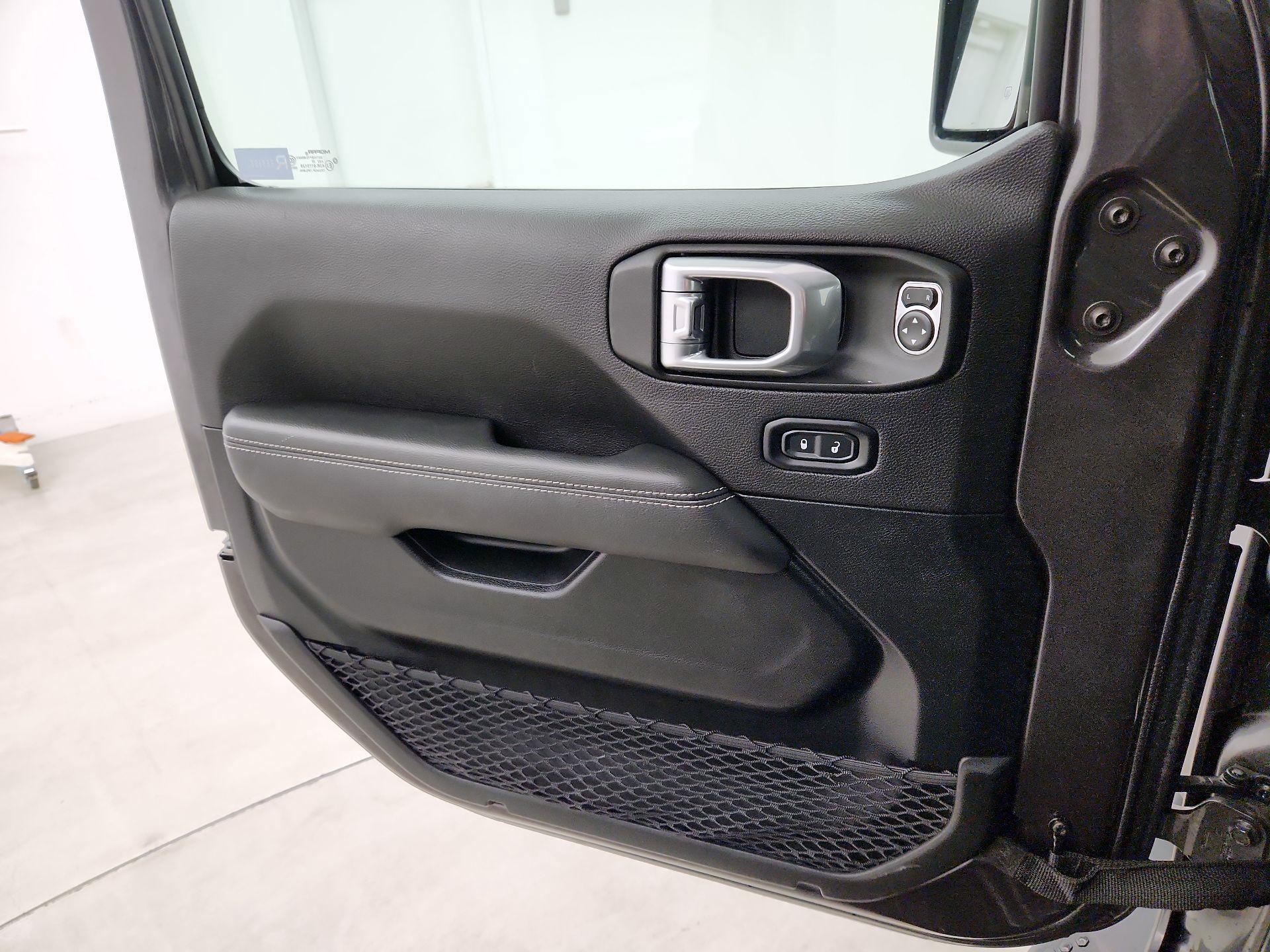 Thumbnail: 2021 Jeep Wrangler - 10